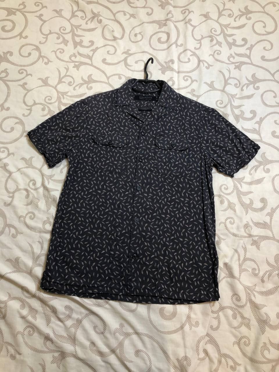 Allsaints AllSaints Black Feather Print Short Sleeve Shirt Size US M / EU 48-50 / 2 - 1 Thumbnail