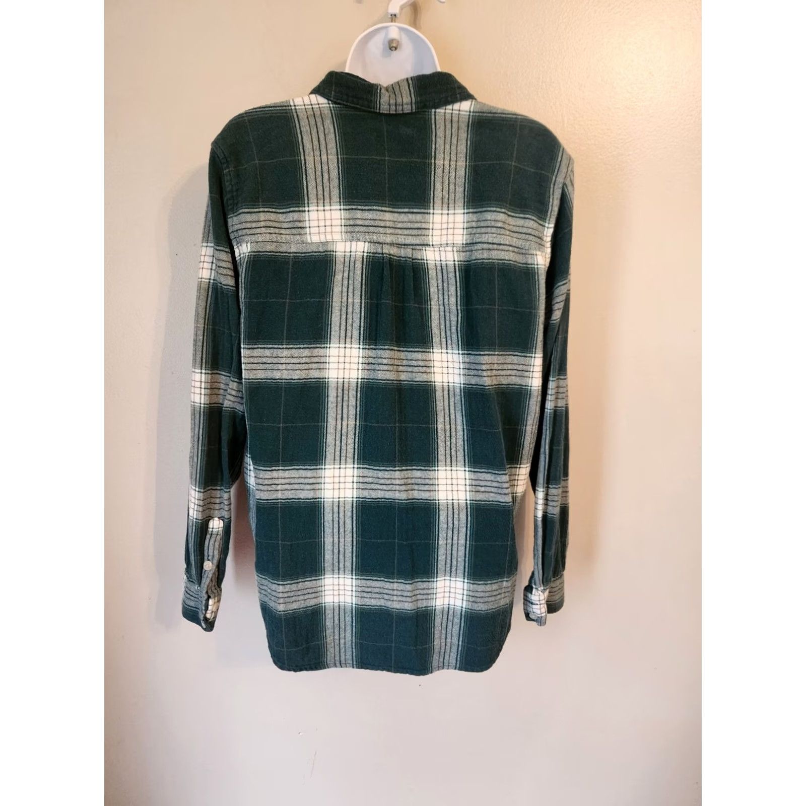 Vintage Universal Thread Plaid Forest Green White Flannel Button-Up Shirt L Womens Long Sleeve Collared Pocket Easy Care Size L / US 10 / IT 46 - 6 Thumbnail