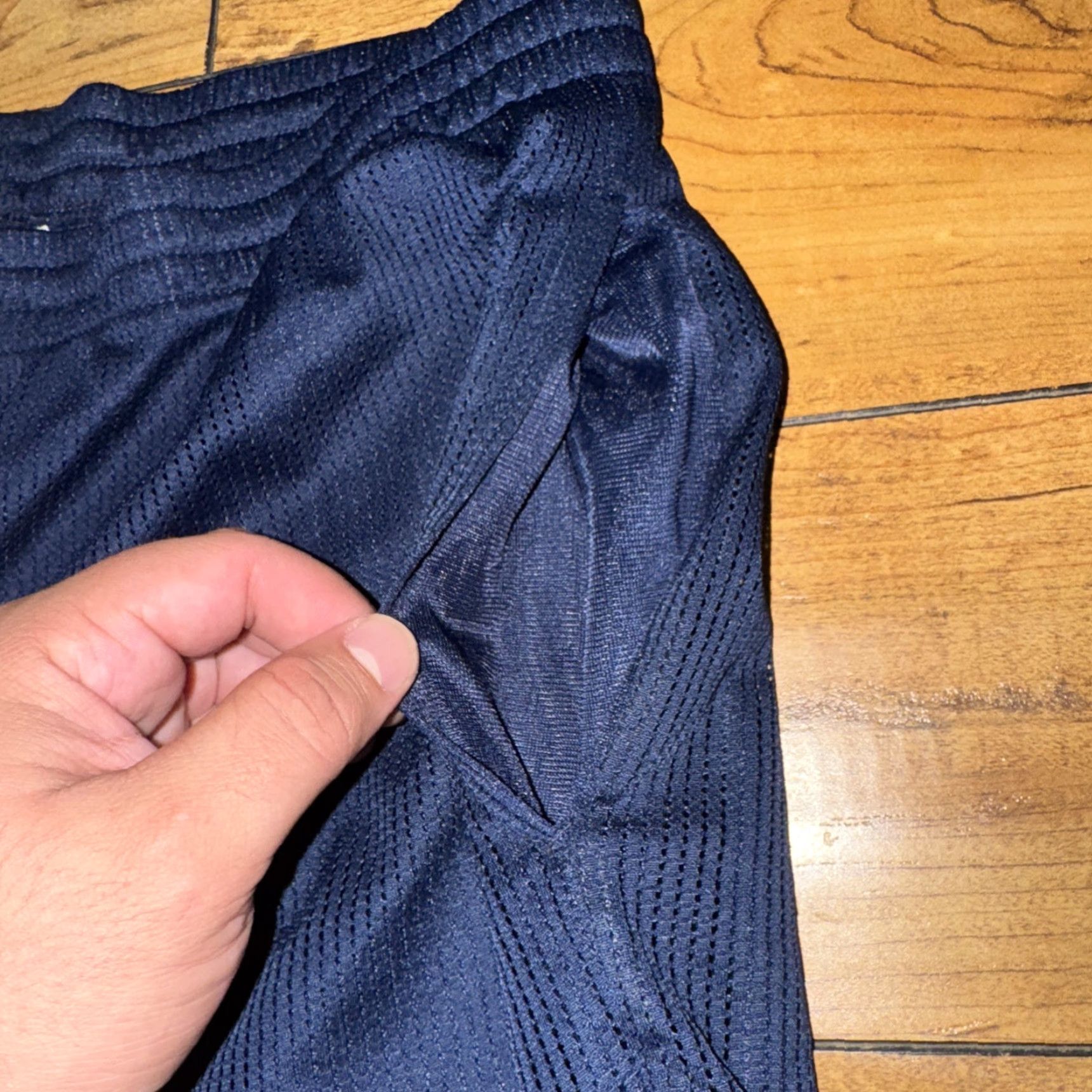 Starter VINTAGE Starter Athletic Gym Shorts Men M Navy Blue 34x8 Activewear Shorts Size US 31 - 2 Thumbnail