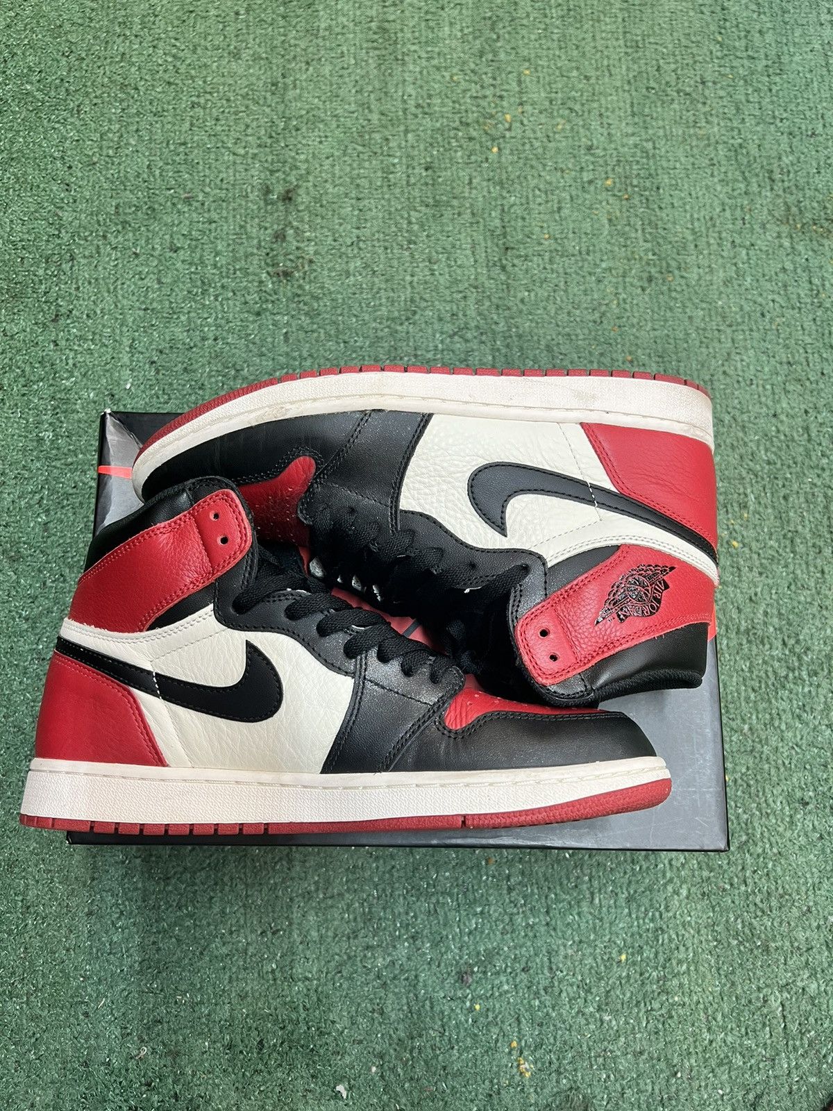 Bred toe retro air jordan 1