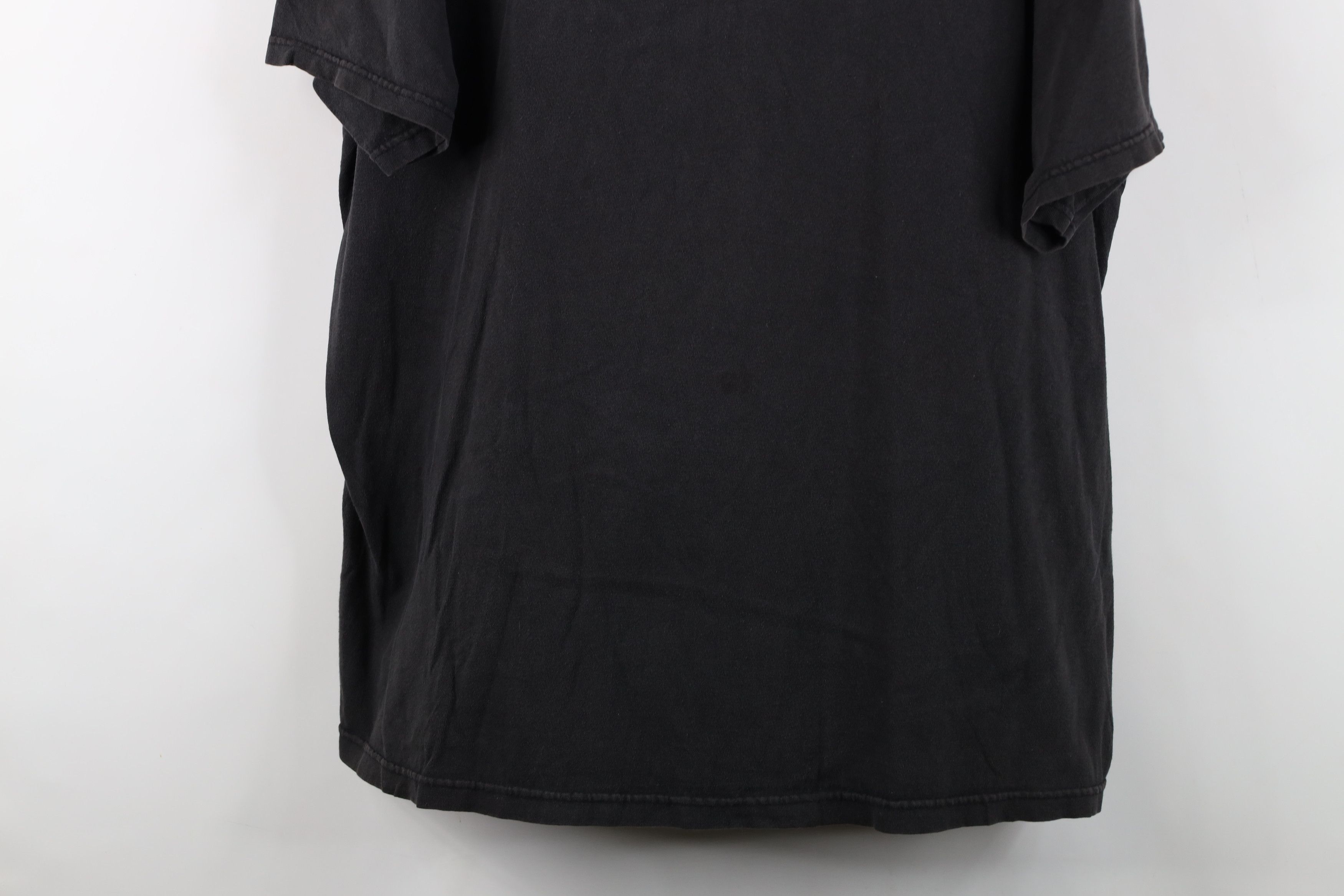 Vintage Vintage Y2K Streetwear Jacks 69 Whiskey Pinup Girl T-Shirt Size US XXL / EU 58 / 5 - 3 Thumbnail