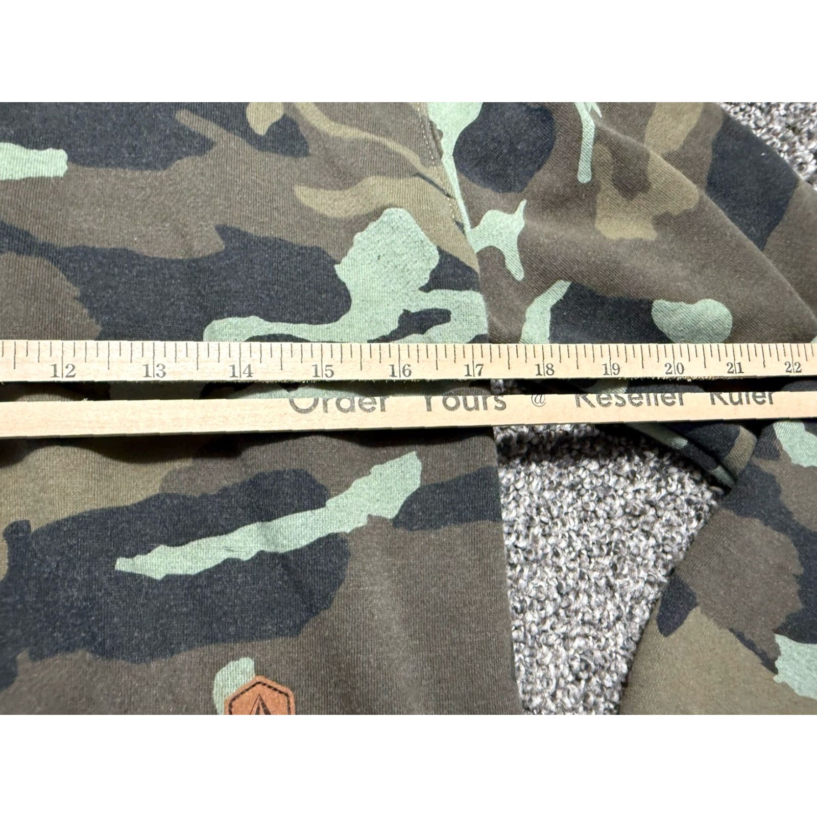 Volcom VINTAGE Volcom Camo Hoodie Mens Small Skater Grunge HipHop Y2K 90s Size US S / EU 44-46 / 1 - 5 Thumbnail