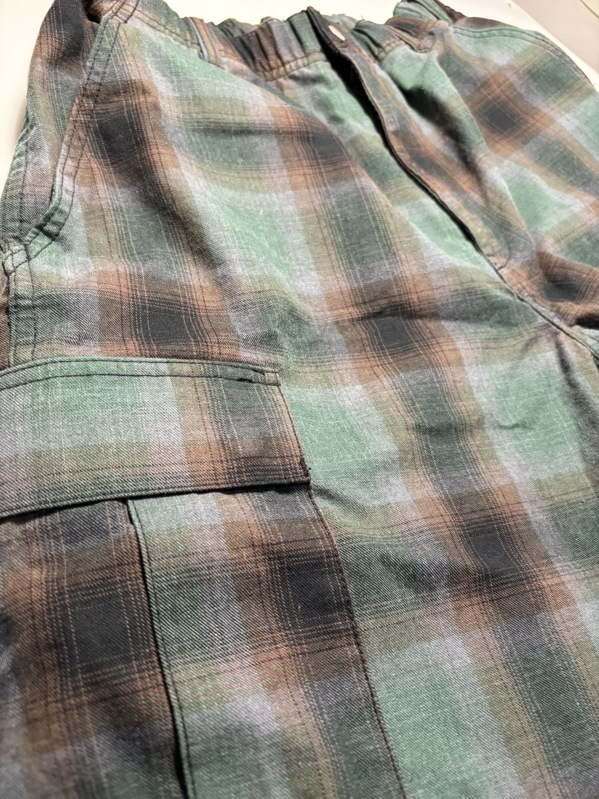 Supreme Shadow Plaid Cargo Short Medium Shorts