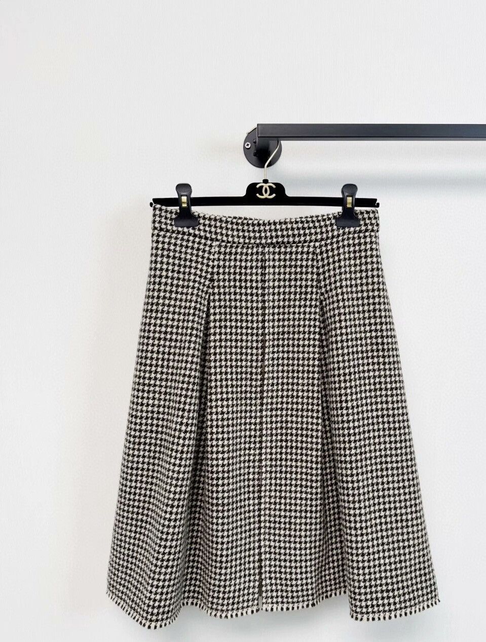 Chanel Chanel skirt Size 40" / US 18 - 1 Thumbnail