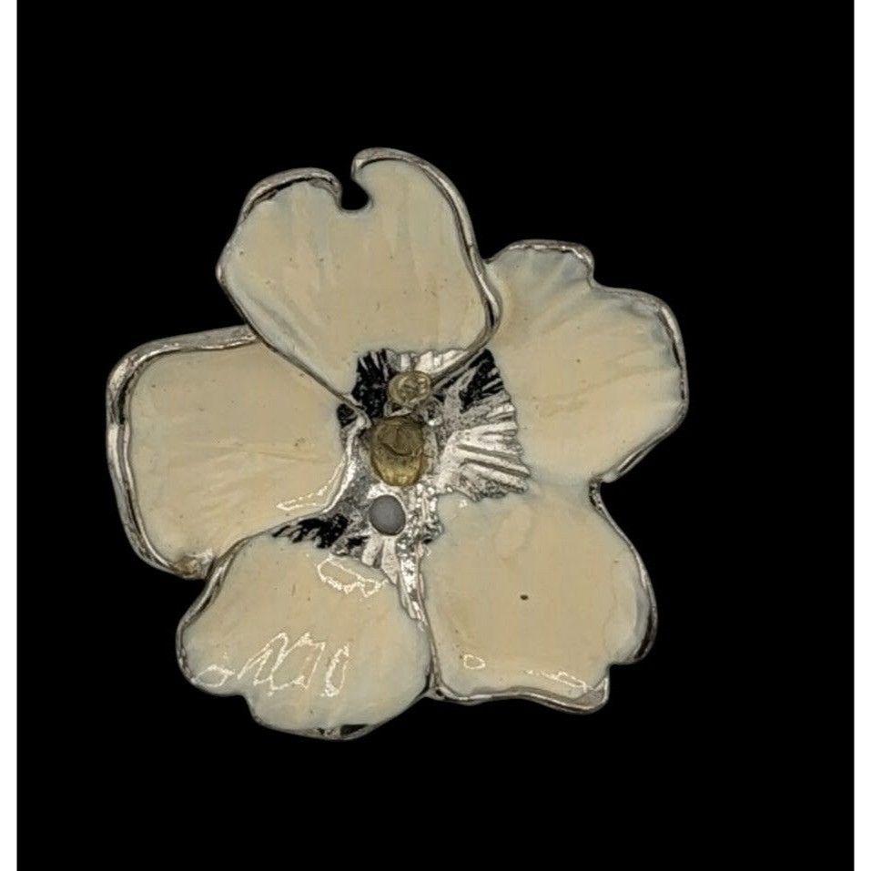 Other Vintage Floral Brooch Silver Tone With Cream Enamel (Missing Size ONE SIZE - 1 Thumbnail