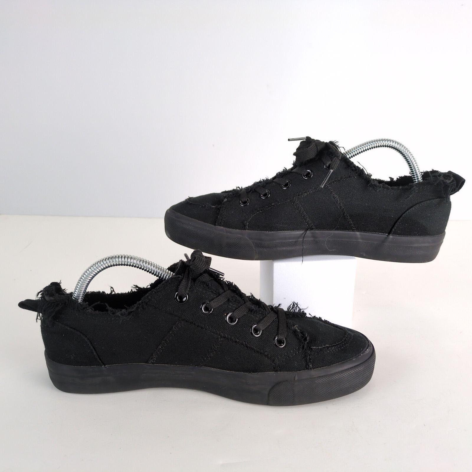 Other Obtaom Low Top Black Canvas Monochrome Sneakers Women's 10 Size US 10 / IT 40 - 3 Thumbnail
