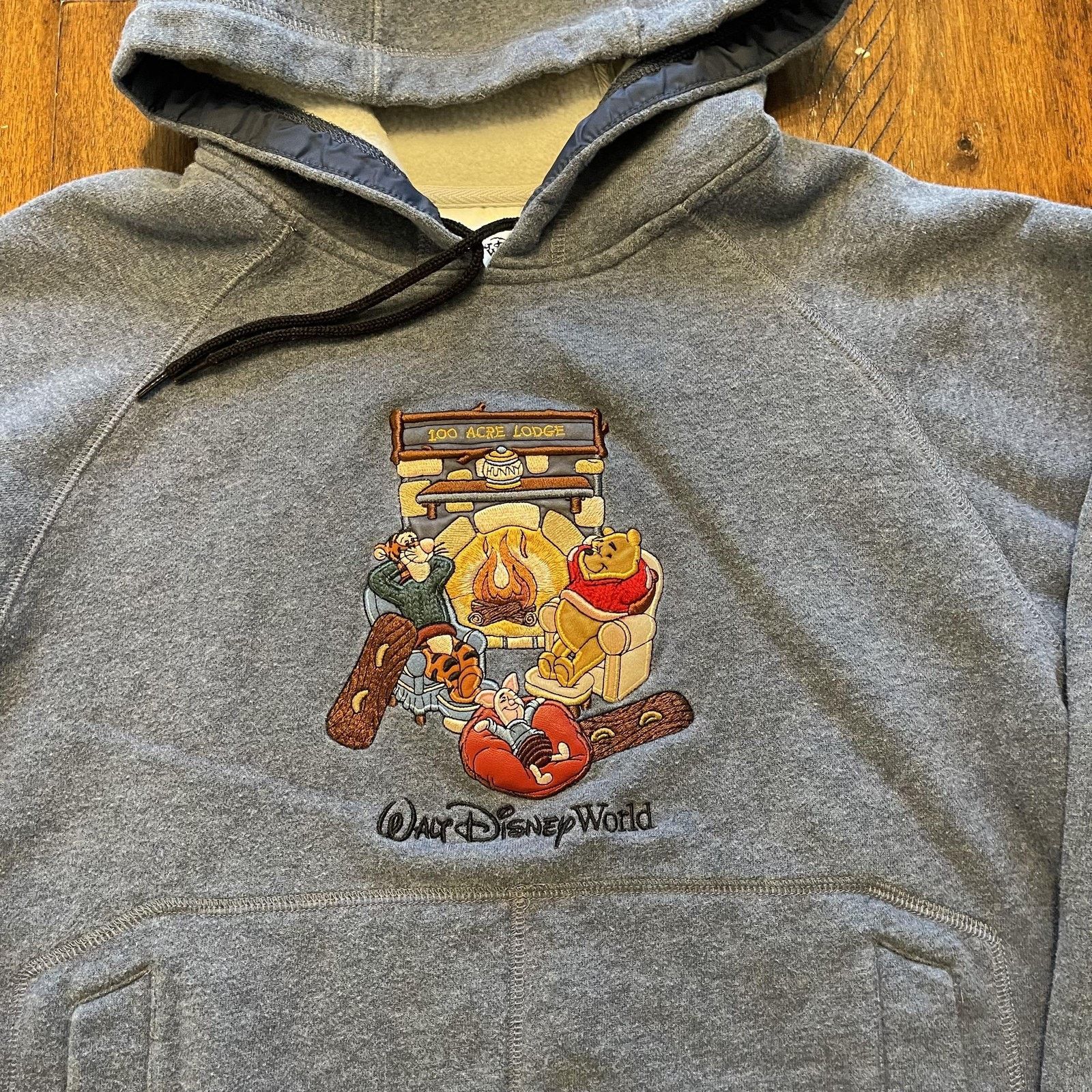 Disney Walt Disney World Hoodie S Pooh Tigger Eeyore 100 Acre Size US S / EU 44-46 / 1 - 3 Thumbnail