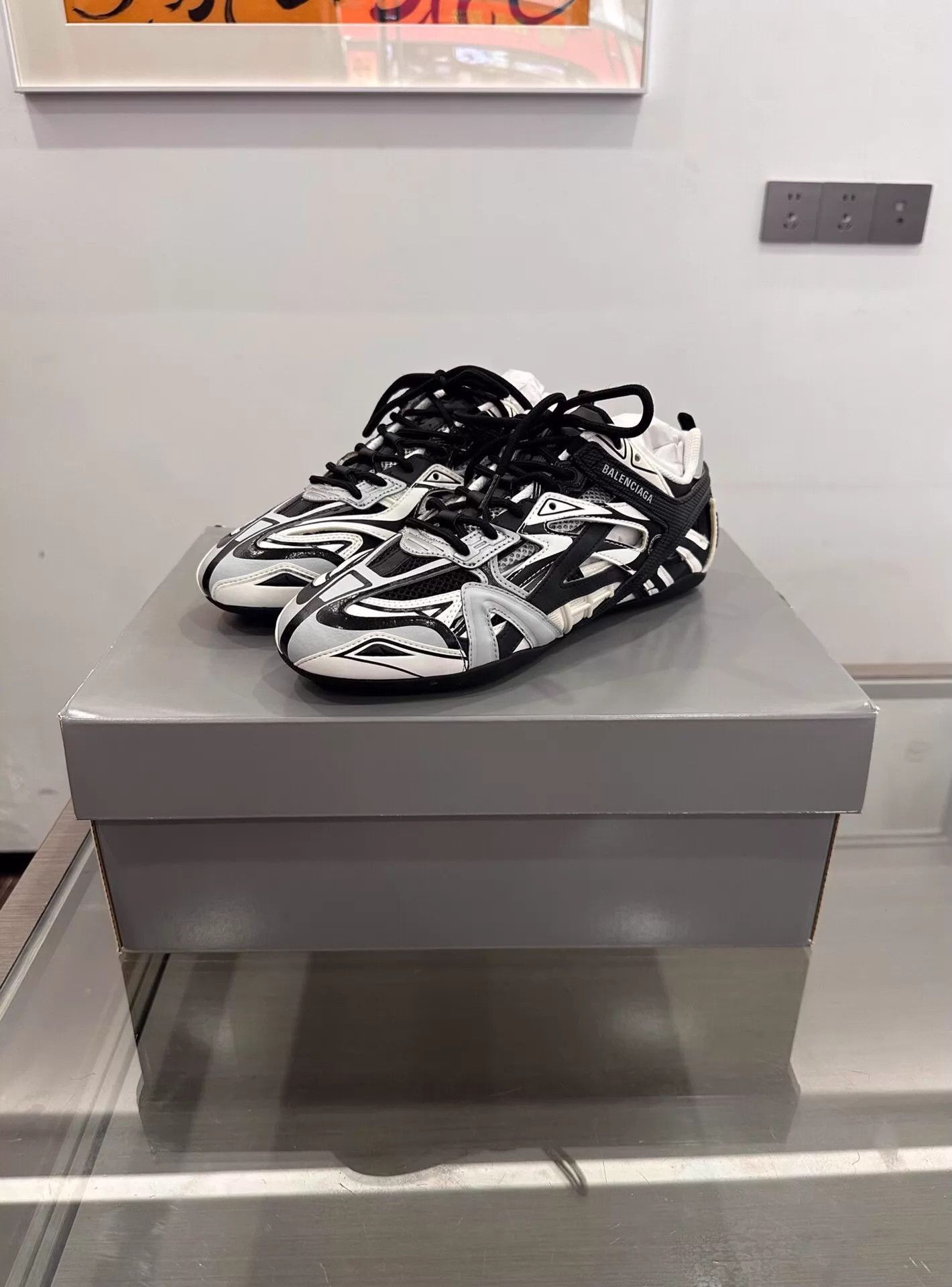 Balenciaga Multi Color Low-Top Sneakers Size 7 Size US 7 / EU 40 - 1 Thumbnail