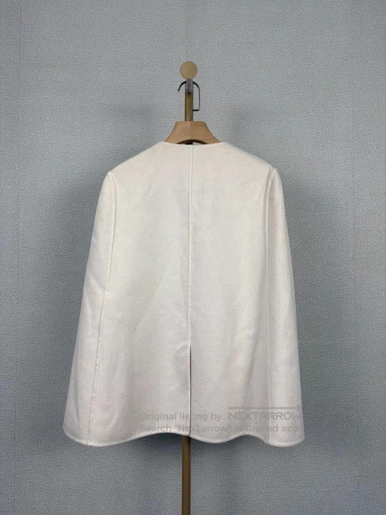 Fendi Fendi Mink Flower Detail Cape 42. Size US M / EU 48-50 / 2 - 2 Thumbnail