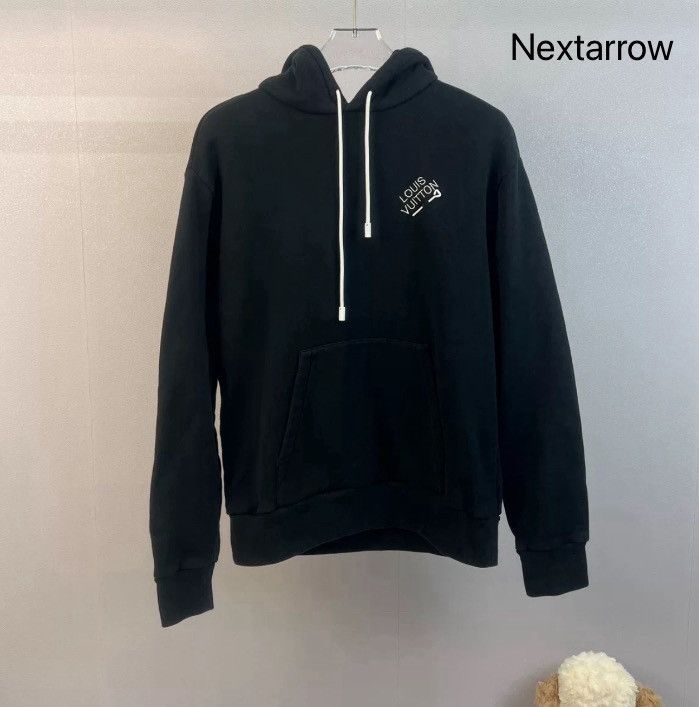 Louis Vuitton LOUIS VUITTON Letter Sweatshirt2412-Nextarrow Size US S / EU 44-46 / 1 - 1 Thumbnail