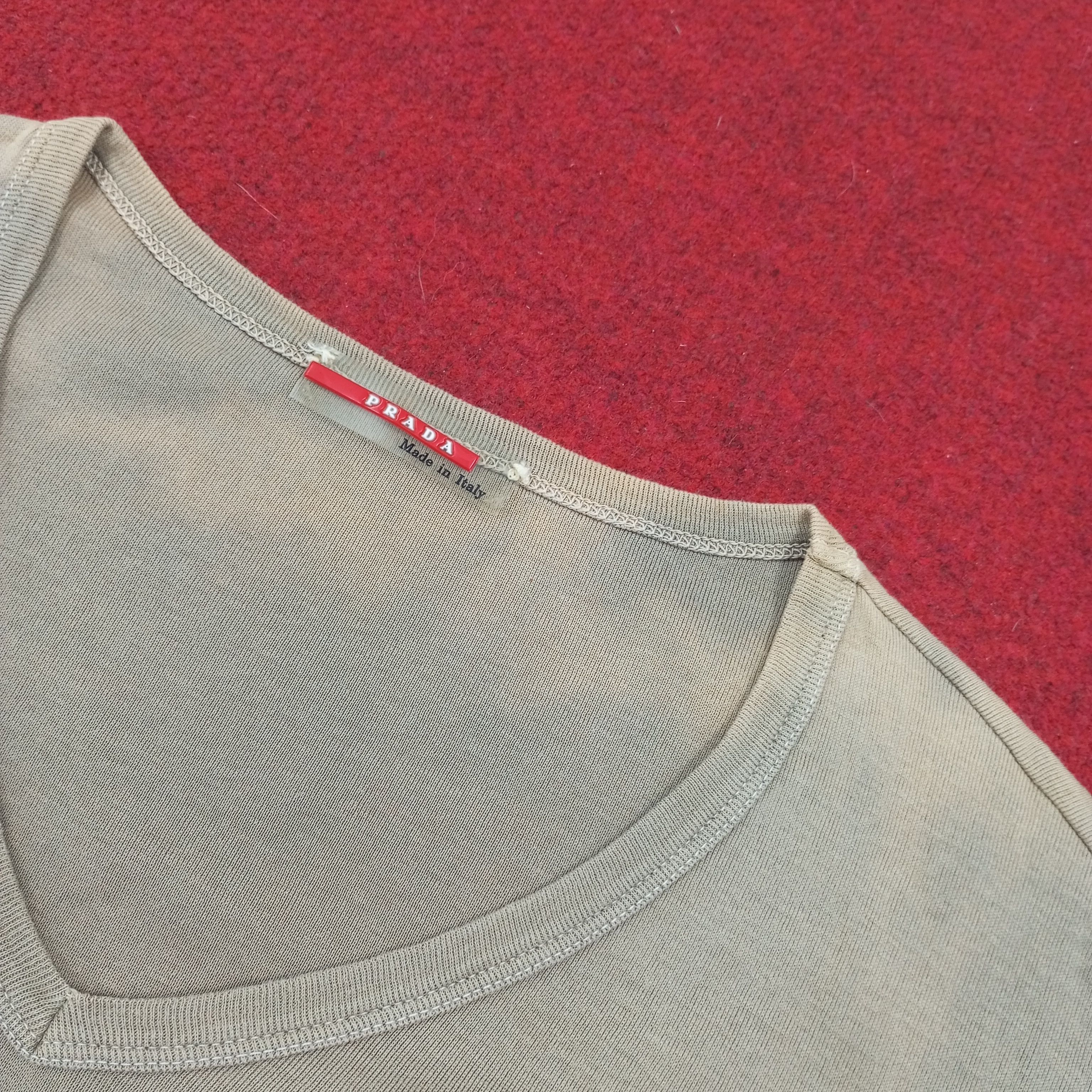 Prada Prada Luxury Fashion Brand Pocket Design Tshirt Size US S / EU 44-46 / 1 - 7 Thumbnail