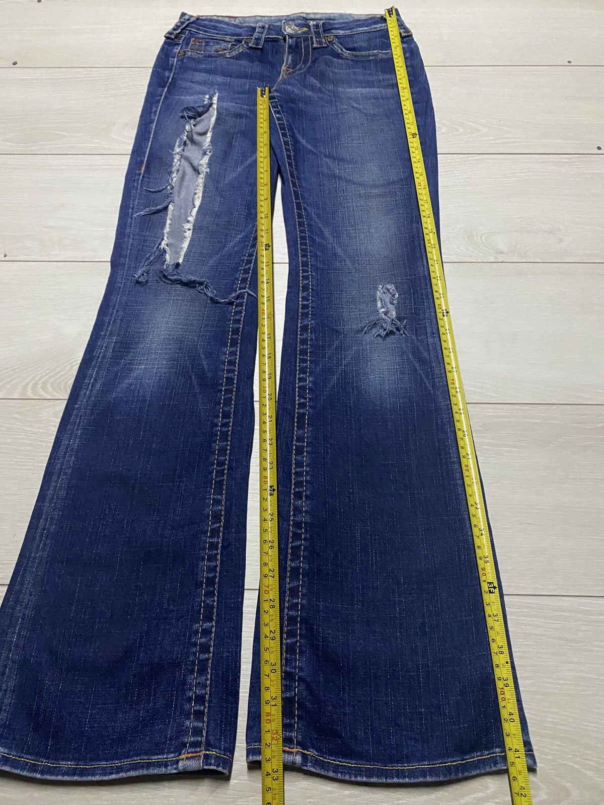 True Religion Woman True Religion Blue Wash Ripped Flare Jeans Size US 28 / EU 44 - 13 Thumbnail