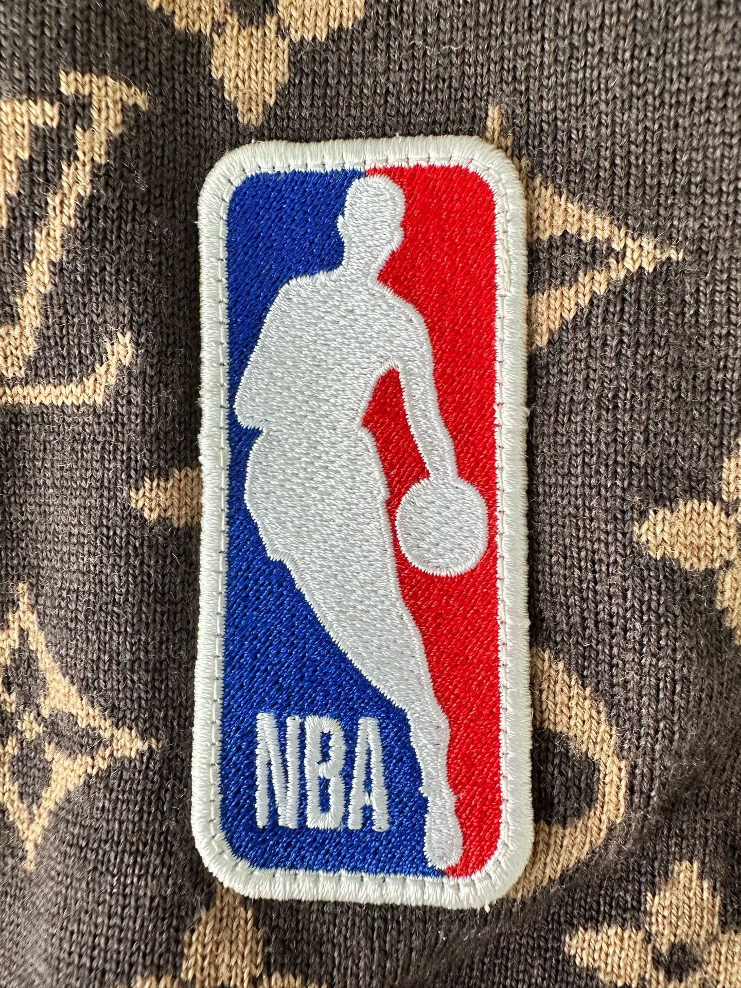 Louis Vuitton louis vuitton nba logo knit jacket for men Size US S / EU 44-46 / 1 - 5 Thumbnail