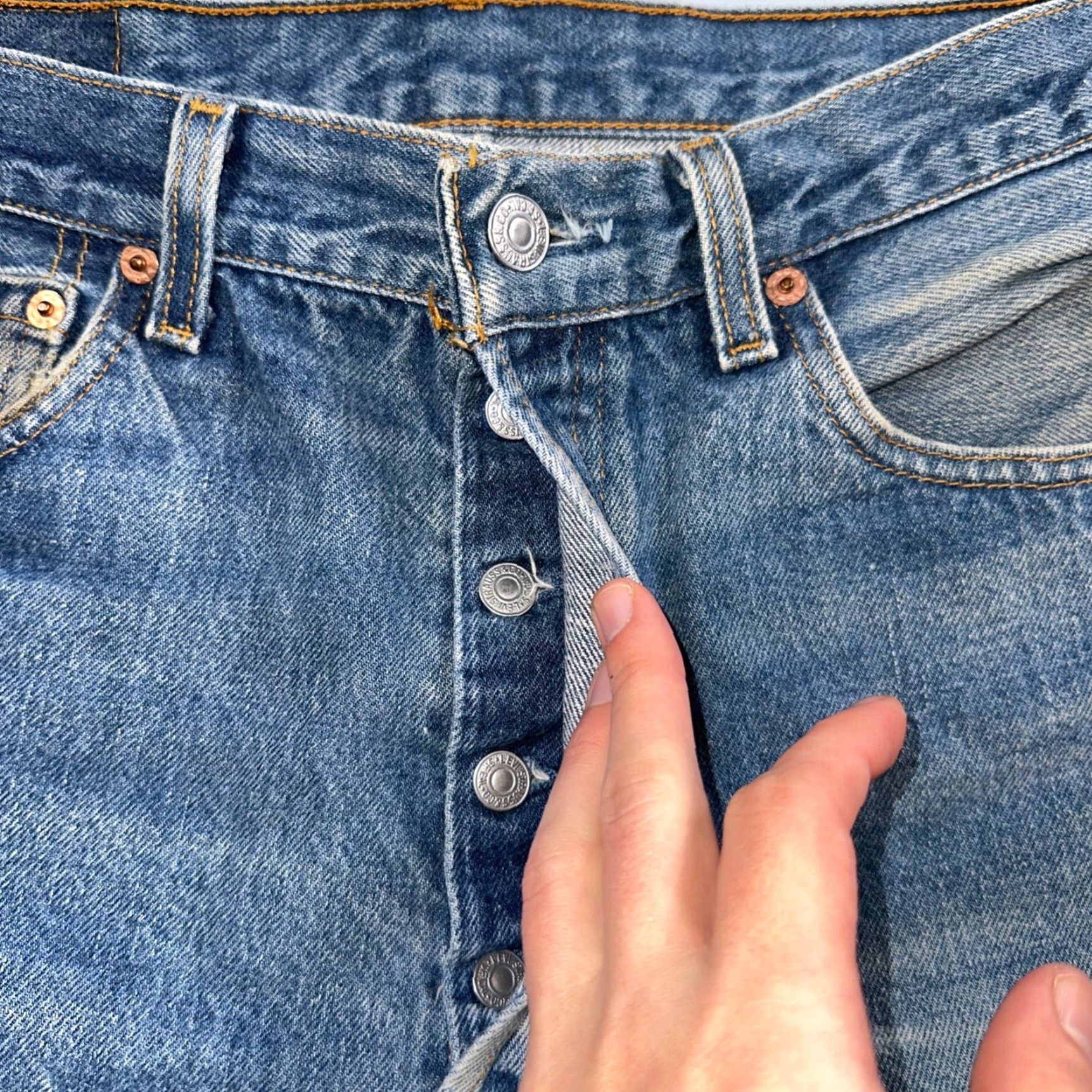 Levi's VINTAGE Levi's 501 Jeans Men Medium Wash 90s USA Straight Leg Cotton Denim 34x34 Size US 34 / EU 50 - 7 Thumbnail