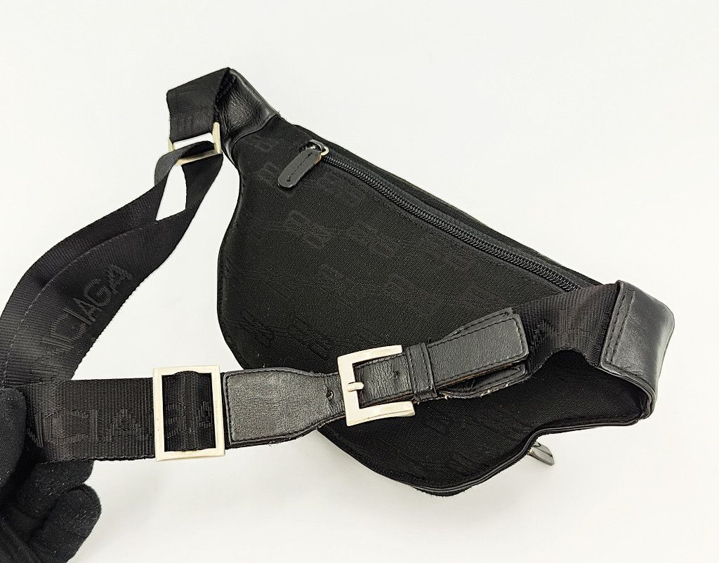 Balenciaga distressed BALENCIAGA waist chest bag monogram logo vintage Size ONE SIZE - 9 Thumbnail