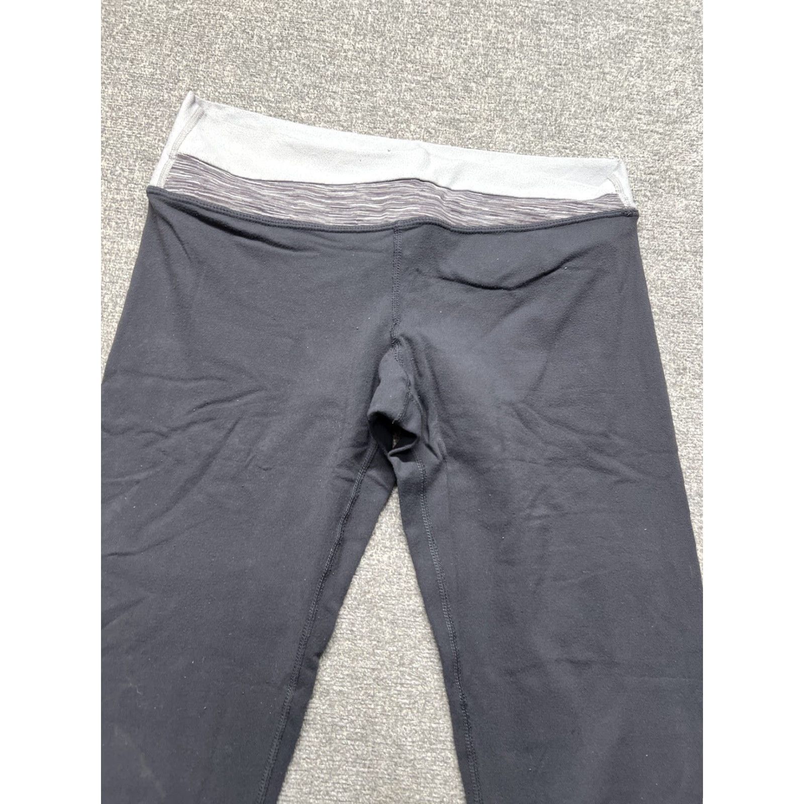 Lululemon LULULEMON Gather & Crow Crop Leggings Women’s 6 Gray 22” Inseam Cropped Skinny Yoga Athleisure Slimming Regular Size Type Leggings Women Size 28" / US 6 / IT 42 - 2 Thumbnail