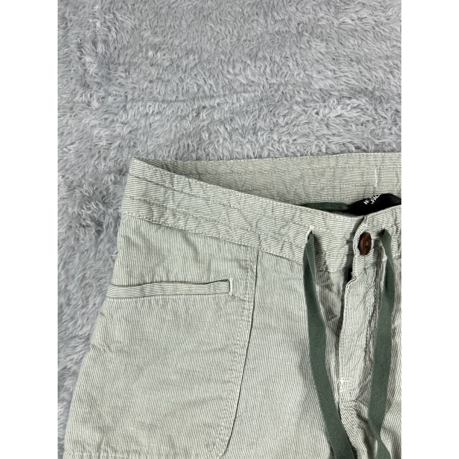The North Face The North Face Shorts Women 4 Green White Stripe Linen Cotton Blend Pockets 29x5 Size 27" / US 4 / IT 40 - 4 Thumbnail