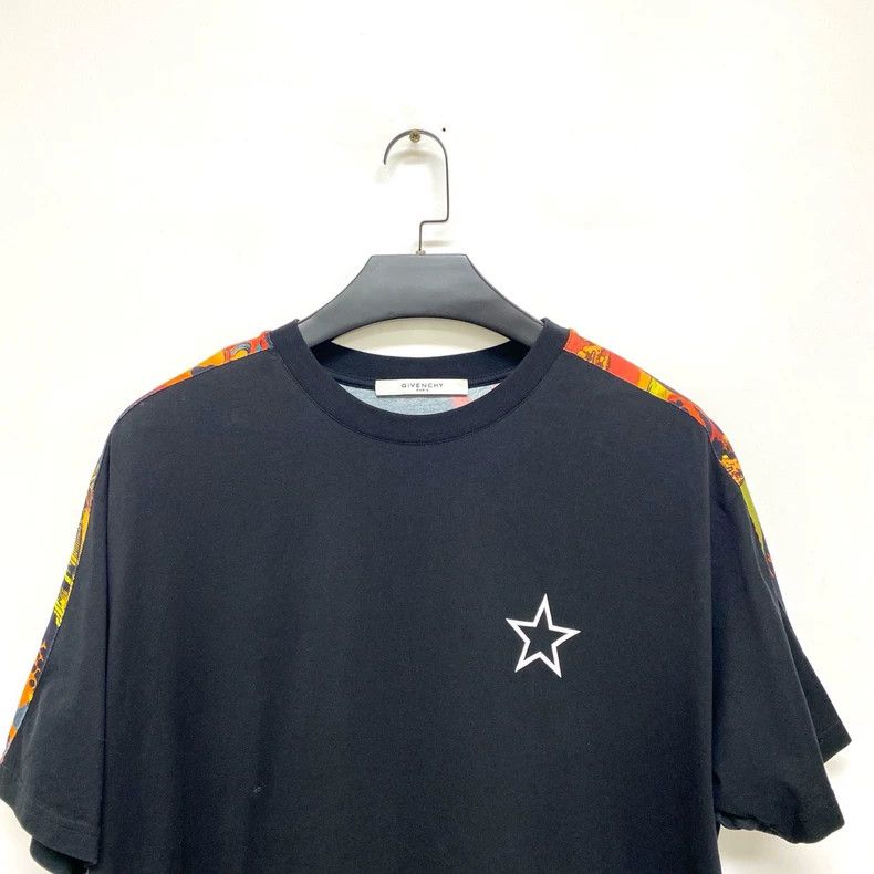 Givenchy Givenchy Classic Short Sleeve T-Shirt 2506-Nextarrow Size US L / EU 52-54 / 3 - 3 Thumbnail