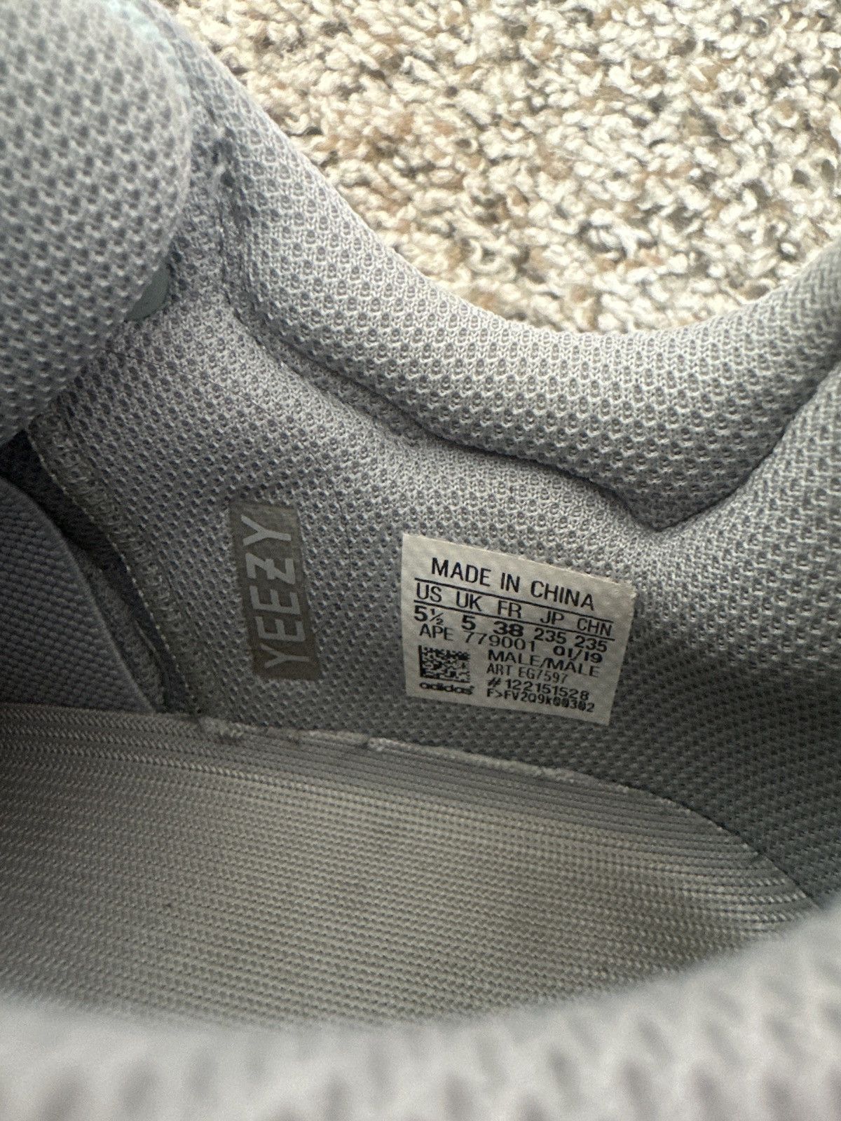 Yeezy yeezy 700 inertia Size US 5.5 / EU 38 - 5 Thumbnail