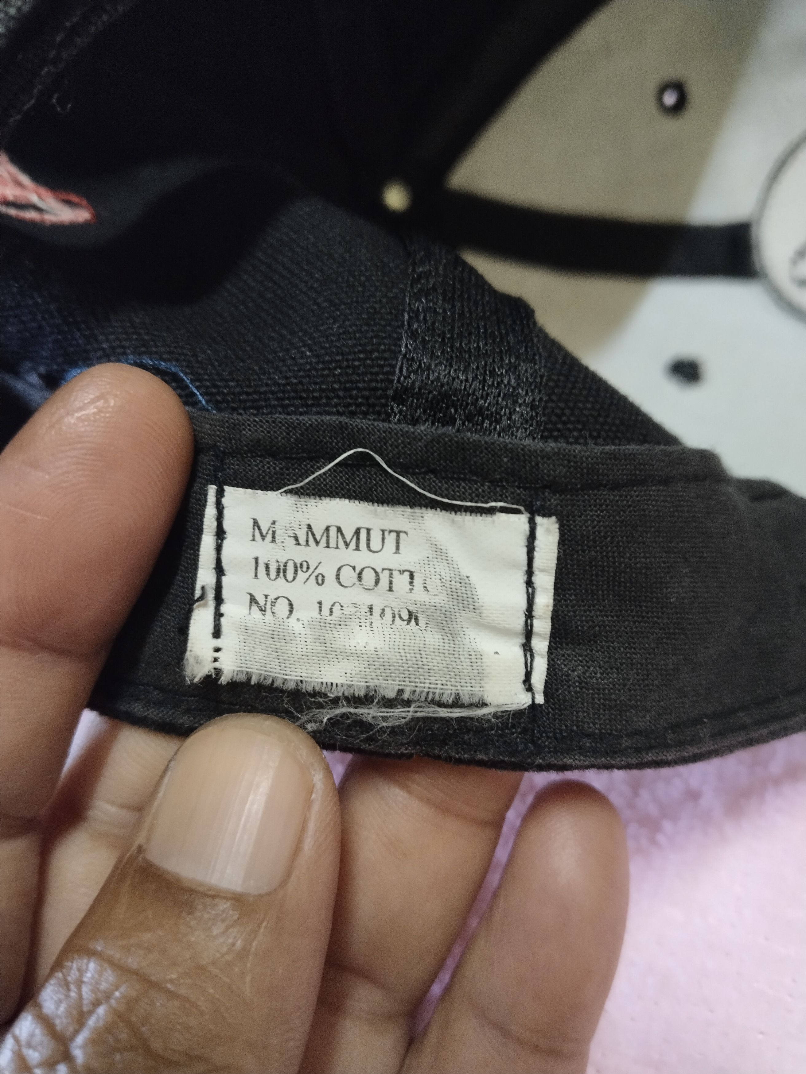 Mammut RARE SUN FADED EMBROIDERY MAMMUT CAP Size ONE SIZE - 6 Thumbnail