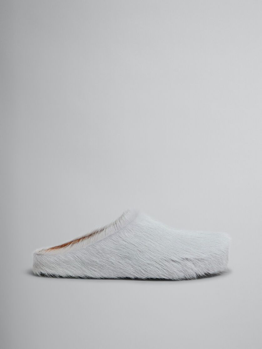 o1f1d3z1225 Long Haircalfskin Fussbett Sabot Mules in Grey