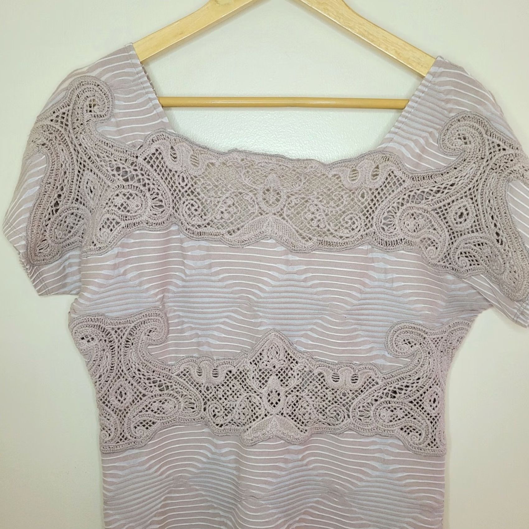 Free People Free People Dress Womens Size Medium Beige Lace Crochet Fitted Bohemian Knit Short Sleeve Square Neck Shirt? Size M / US 6-8 / IT 42-44 - 3 Thumbnail