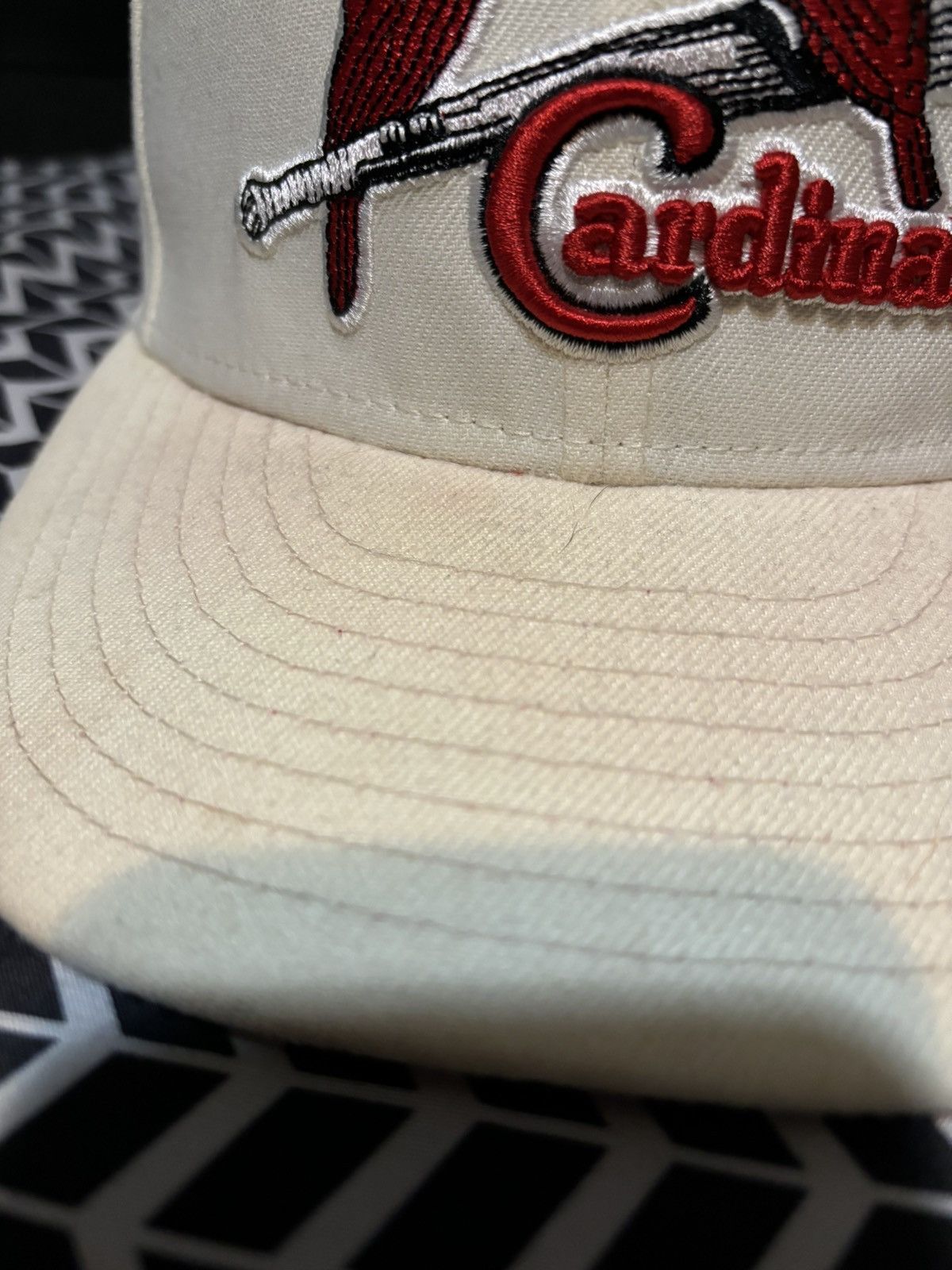 New Era off white and red cardinals fitted size 7 Size ONE SIZE - 4 Thumbnail