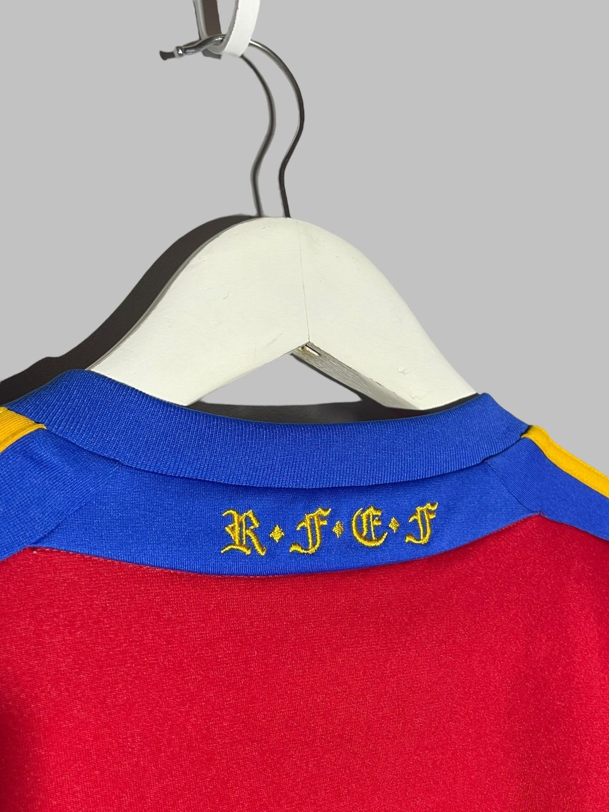 Adidas National Team Spain Adidas 2011 Home Football Shirt Size US S / EU 44-46 / 1 - 10 Thumbnail