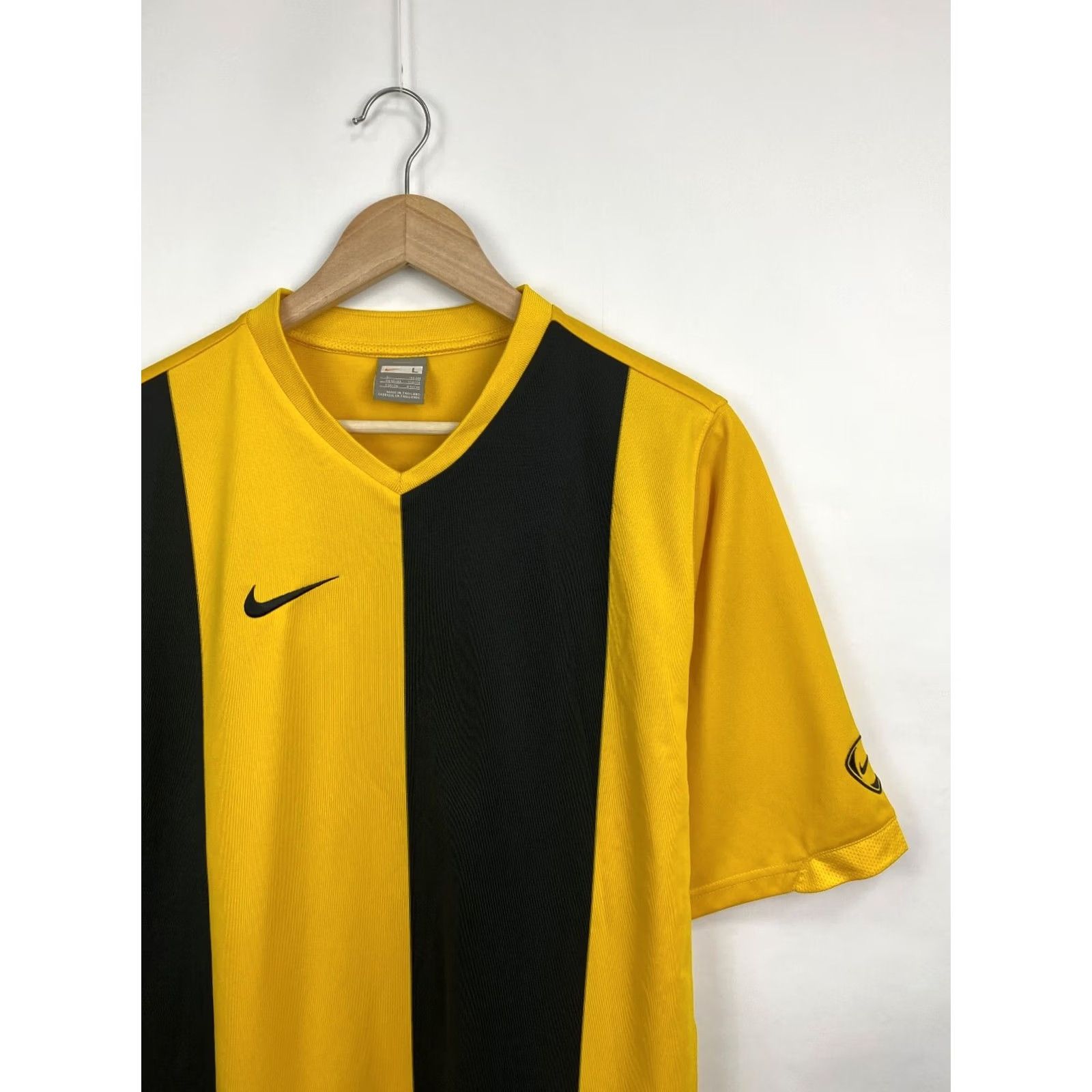Nike VINTAGE Nike Total Ninety T-Shirt 90s Mens L Black Yellow 90s Nike Shirt Mens T-Shirt Size US L / EU 52-54 / 3 - 3 Thumbnail