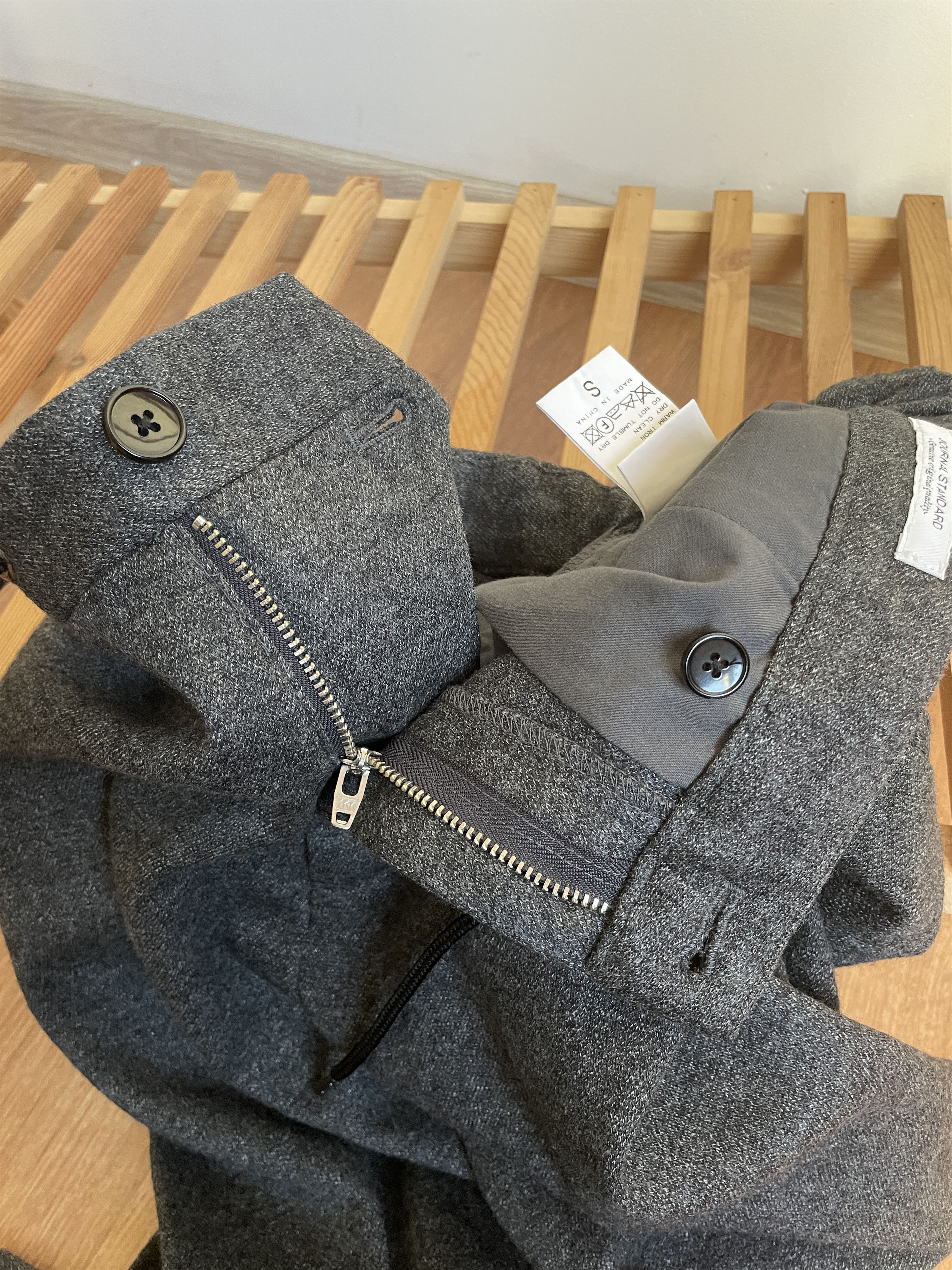 Japanese Brand Journal Standard Drawstring Slim Cropped Wool Pants Size S Size US 28 / EU 44 - 6 Thumbnail