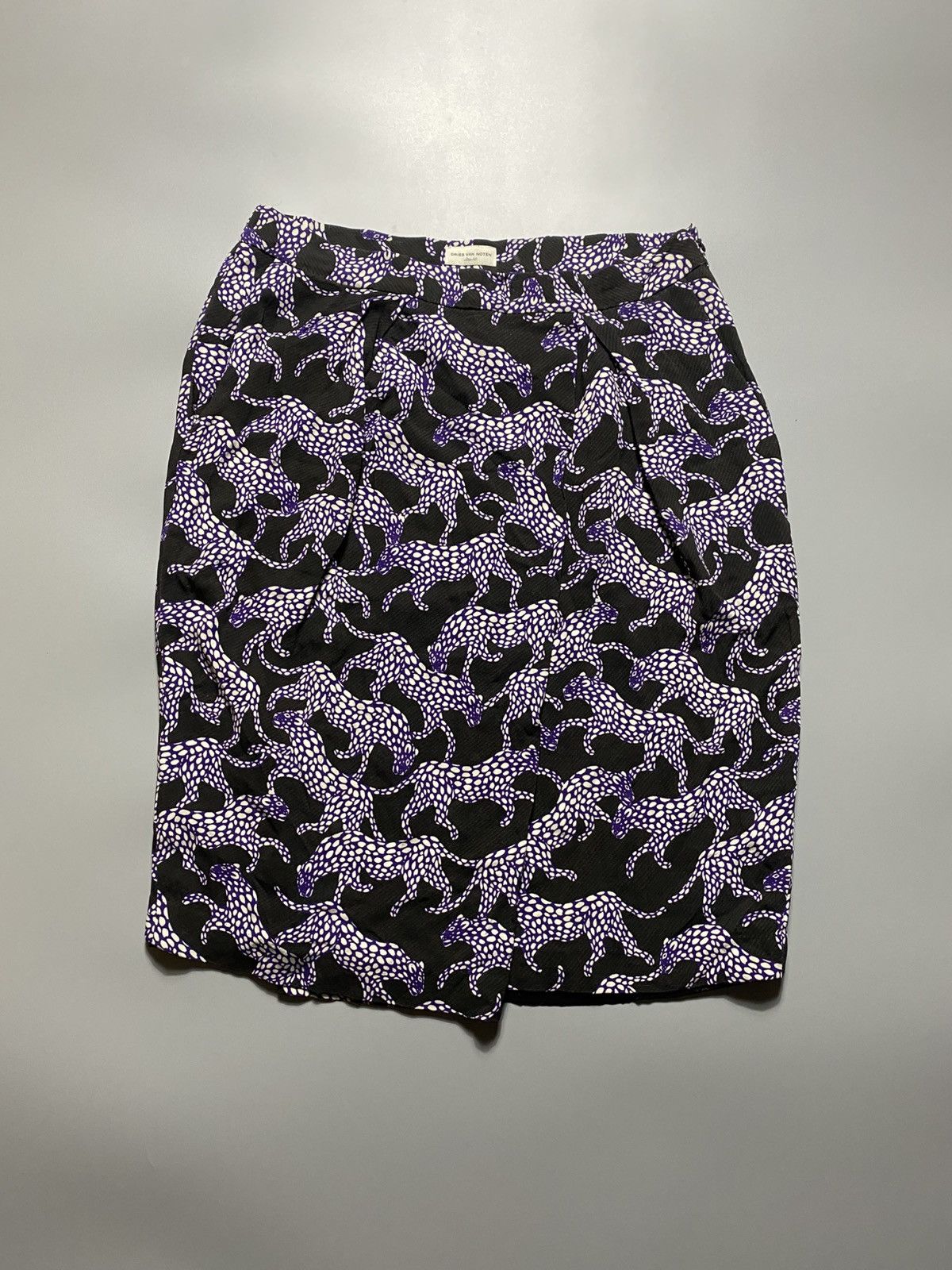 Dries Van Noten DRIES VAN NOTEN ANIMAL PRINT SKIRT Size 27" / US 4 / IT 40 - 1 Thumbnail