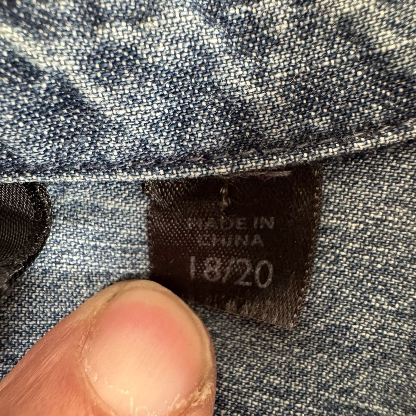 Avenue Avenue Button Up Shirt Denim 18 Plus 3/4 Sleeve Collared Blue Women Womens Cowgirl Cottagecore Grandmacore Mom Chic Modern Cute Button-Up Shirt Size XXL / US 16-18 / IT 52-54 - 7 Thumbnail