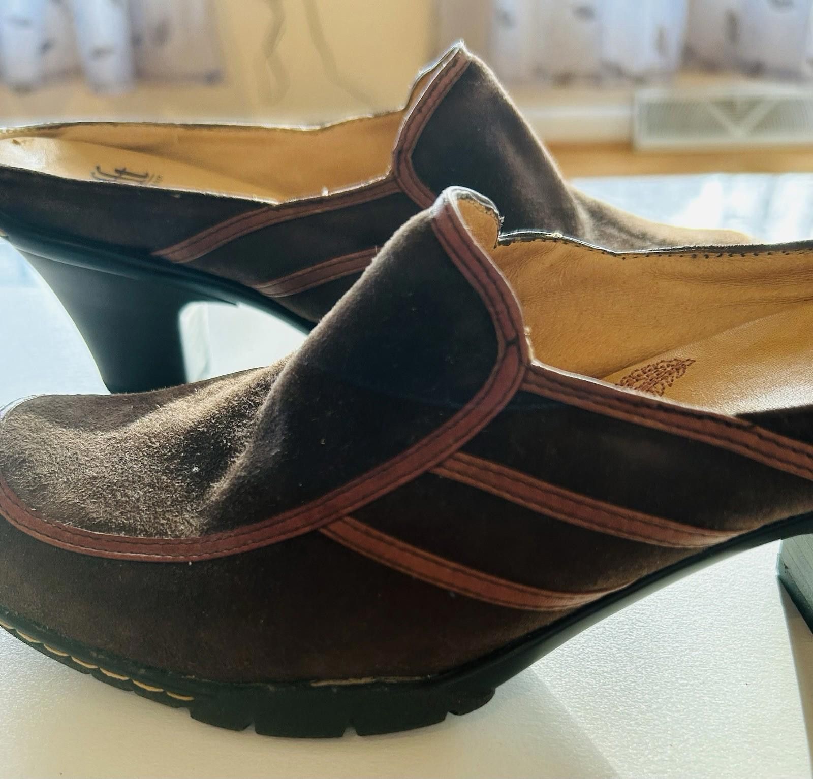 Soffe Sofft Brown Leather Suede Shoes Clogs Mules Heels Clogs Size US 7 / IT 37 - 2 Thumbnail