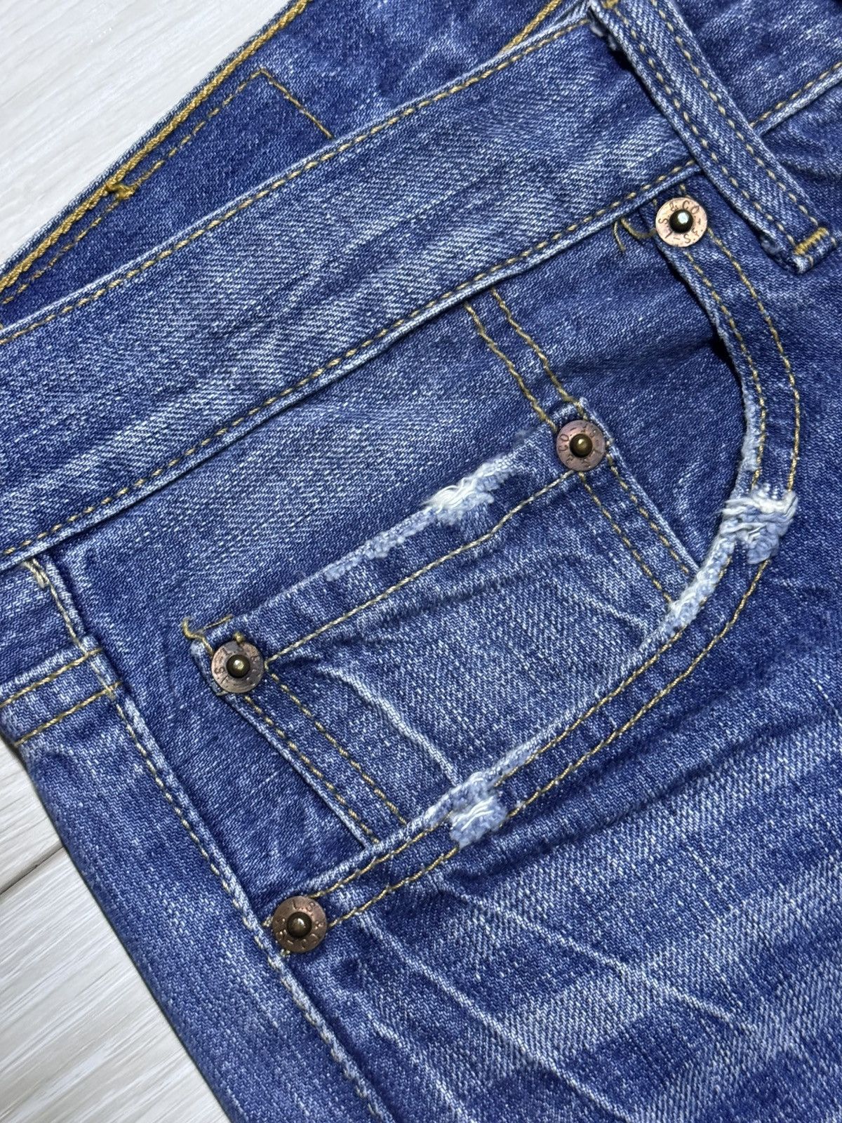 Levi's Vintage Levis 501 Faded Wash Distressed Loose Jeans Size US 31 - 9 Thumbnail