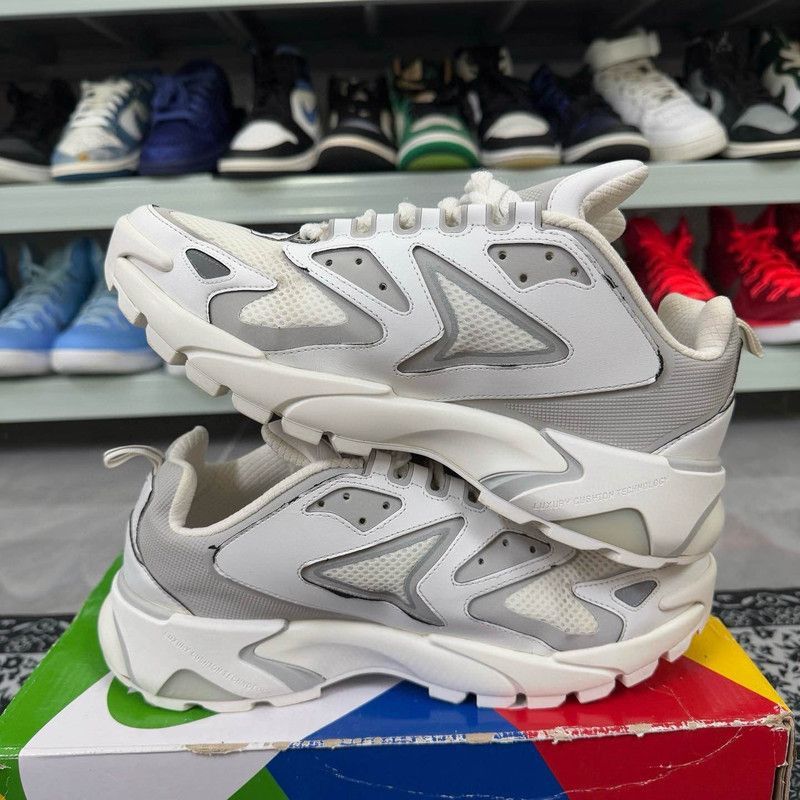 Louis Vuitton Louis Vuitton Runner Tatic Low Top Sneakers -2508 Size US 8 / IT 38 - 8 Thumbnail
