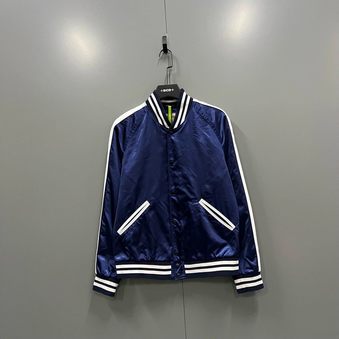 Burberry burberry blue silk long sleeve jacket Size US L / EU 52-54 / 3 - 1 Thumbnail