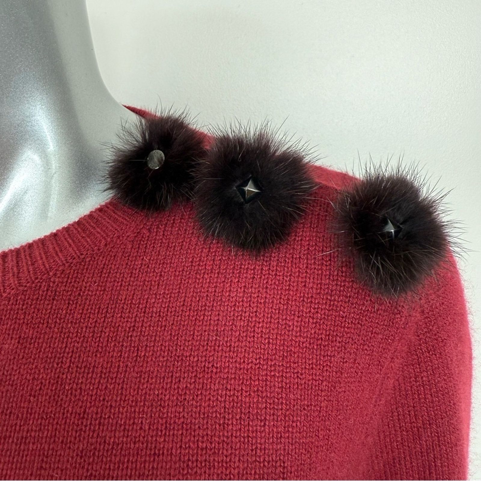 Louis Vuitton Louis Vuitton women cashmere sweater size L Authentic Size L / US 10 / IT 46 - 2 Thumbnail