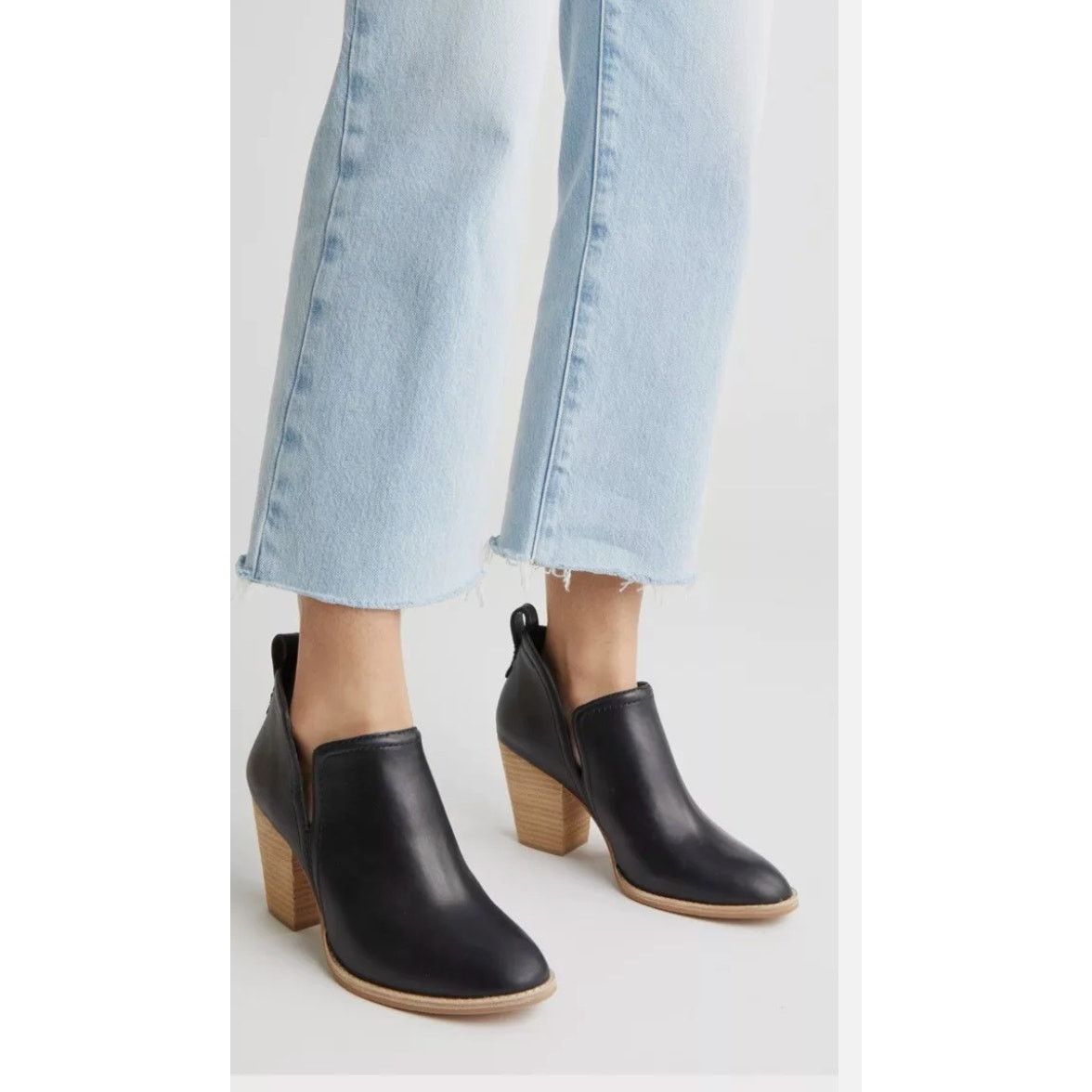 Jeffrey Campbell Jeffrey Campbell sz 8.5 black booties pull on leather chunky Size US 8.5 / IT 38.5 - 1 Thumbnail