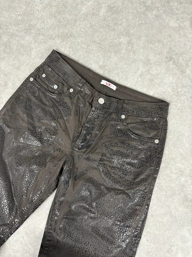 Versace 2000s Versace Leather Reptile Texture Pants Size 26" / US 2 / IT 38 - 5 Thumbnail