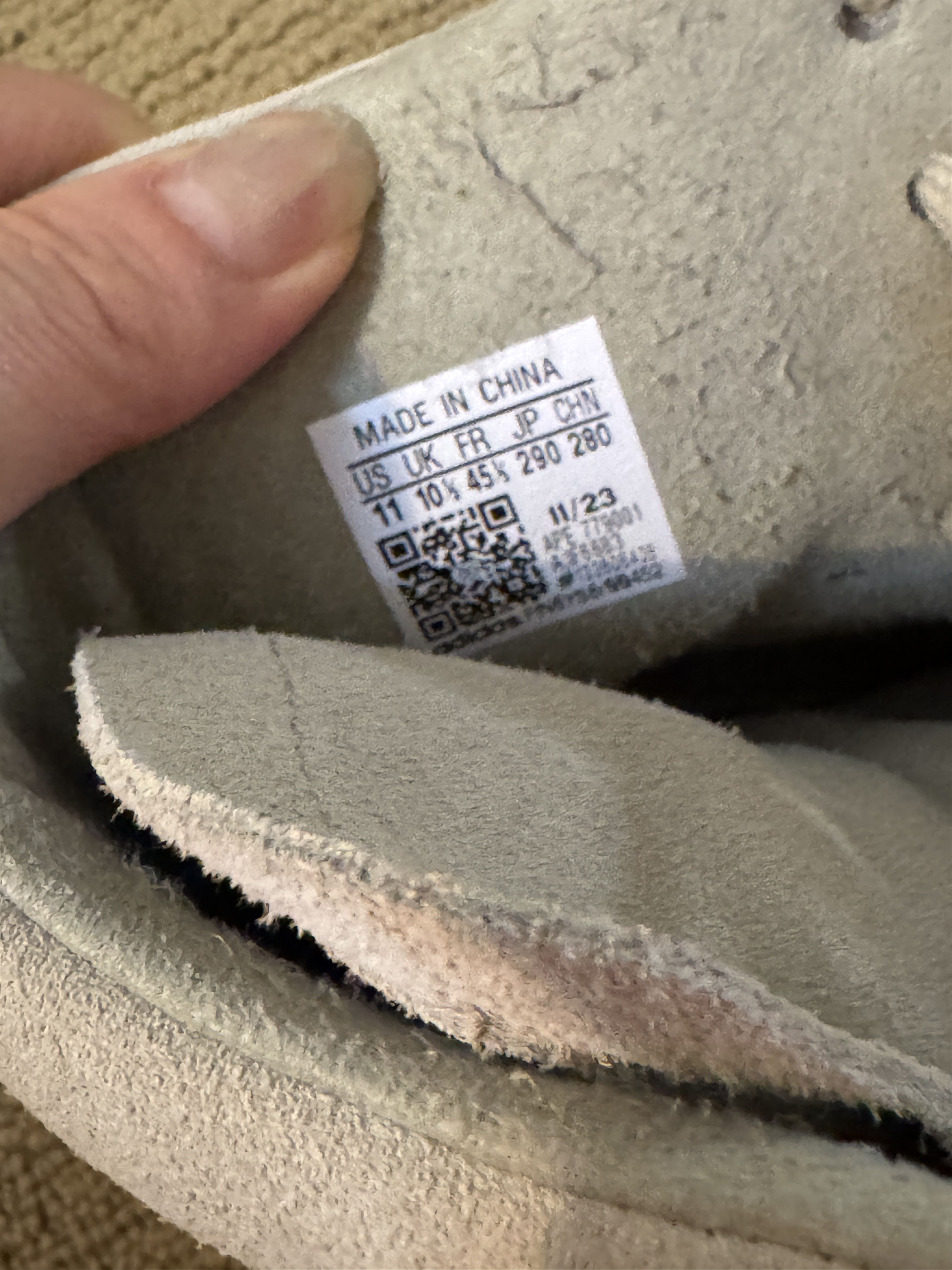 Adidas × Fear of God Fear of god x adidas sneakers Size US 11 / EU 44 - 5 Thumbnail