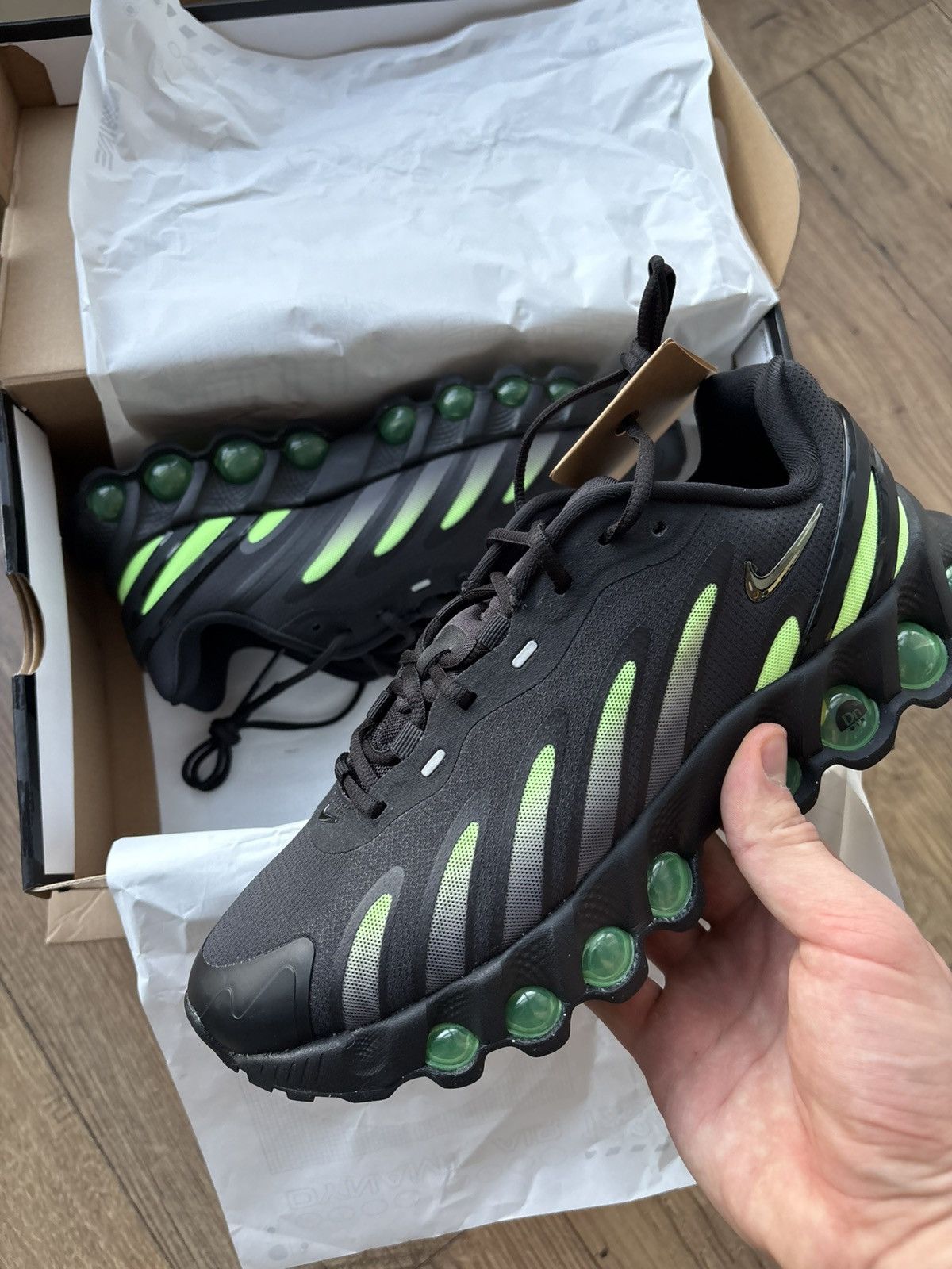 Nike Nike Air Max Dn8 (GS) Size US 7 / EU 40 - 1 Thumbnail