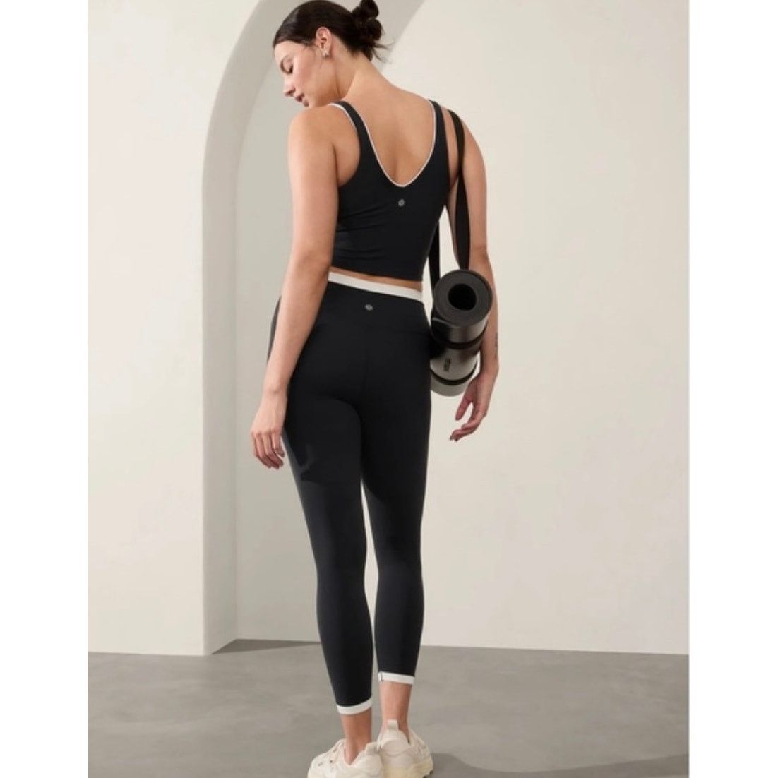 Athleta Athleta Transcend Tipped 7/8 Leggings Size 28" / US 6 / IT 42 - 3 Thumbnail