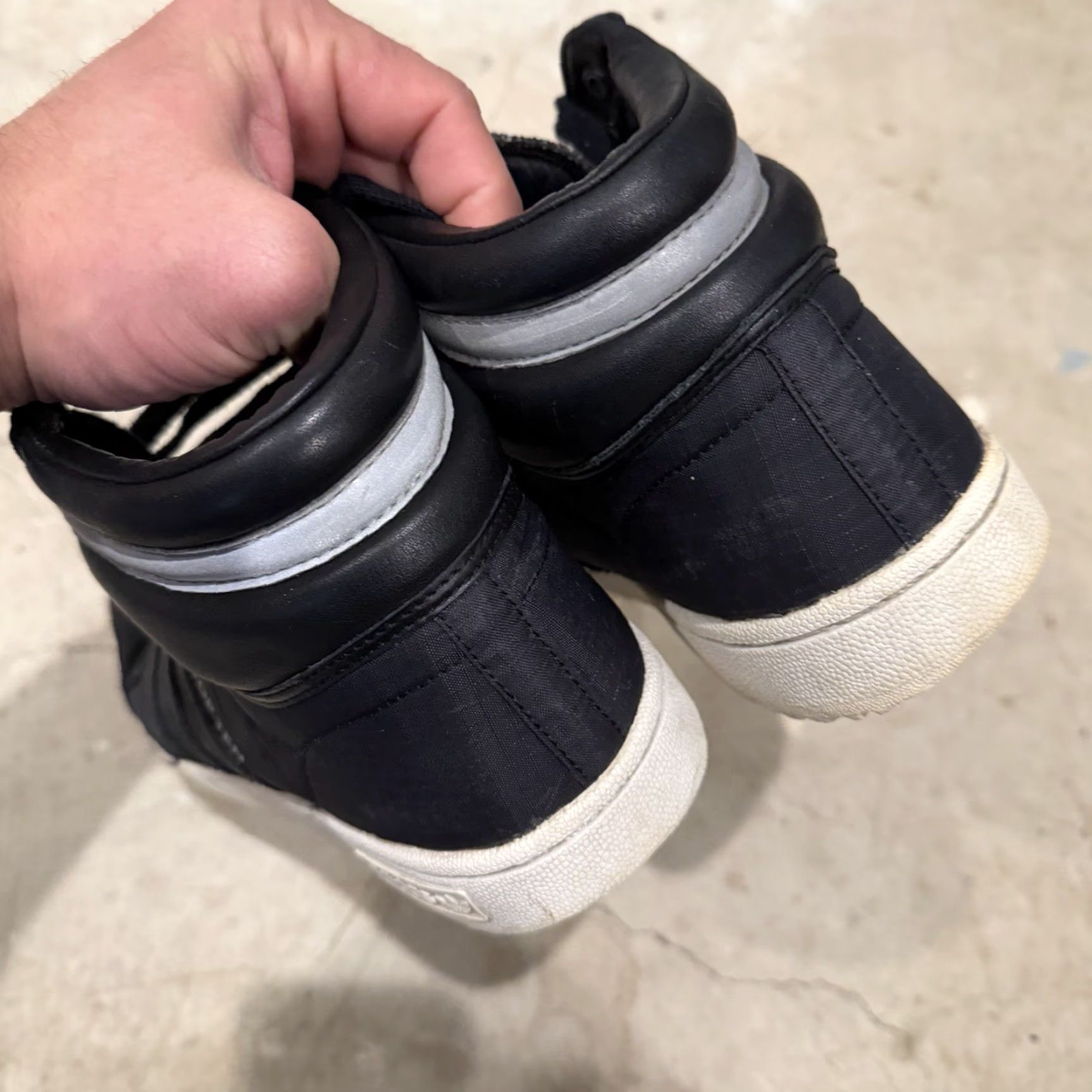 Adidas Adidas Top Ten Hi Shoes Mens Size 9.5 Black White Leather Sneakers B35373 Size US M / EU 48-50 / 2 - 7 Thumbnail