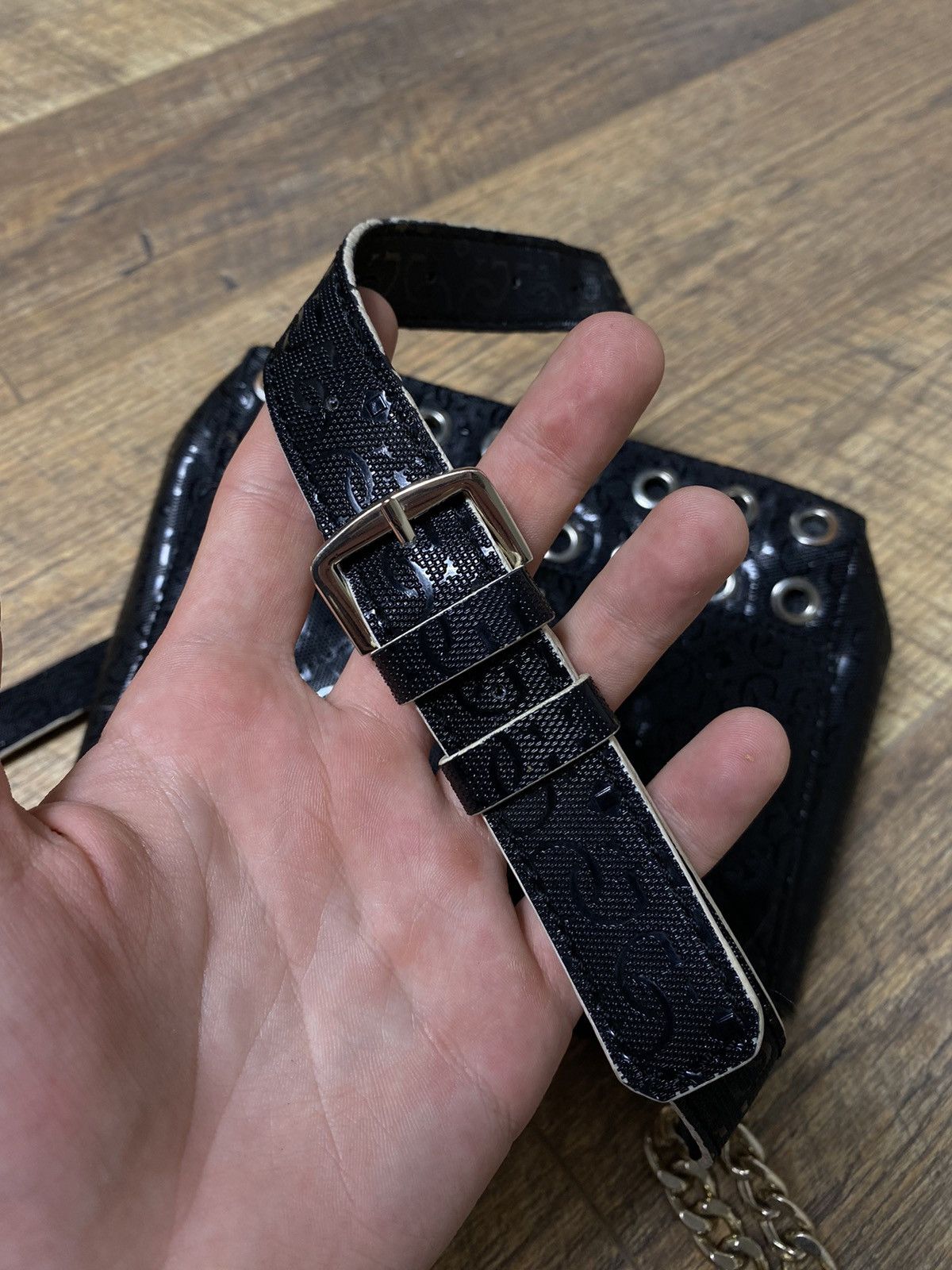 Designer × Guess × Vintage Guess Black Crossbody Bag with Grommets Stylish & Authentic Size ONE SIZE - 7 Thumbnail