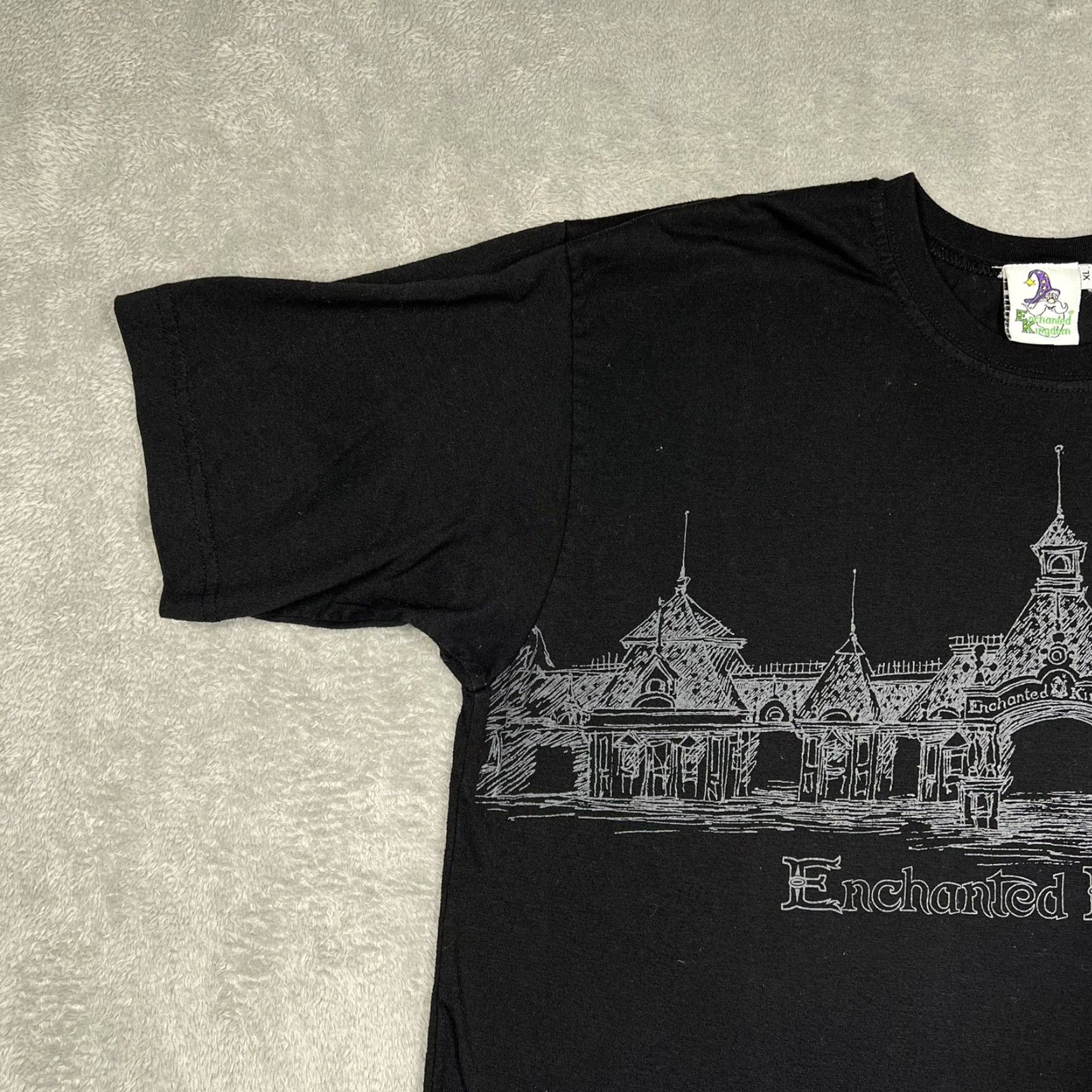 Vintage VINTAGE Enchanted Kingdom Amusement Park T-Shirt Mens XL Black Cotton Logo 90s Graphic Print Short Sleeve Crew Neck Size US XL / EU 56 / 4 - 4 Thumbnail