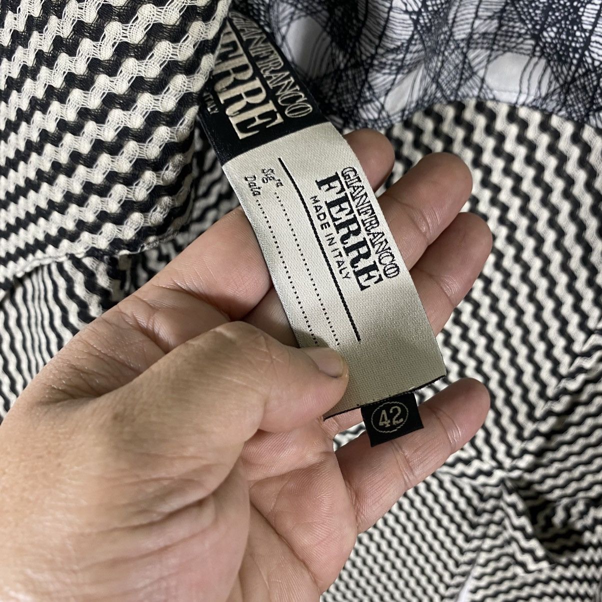 Designer × Gianfranco Ferre Vintage Gianfranco Ferre Italy Cardigan Wool Size 42 (M) Size M / US 6-8 / IT 42-44 - 13 Thumbnail
