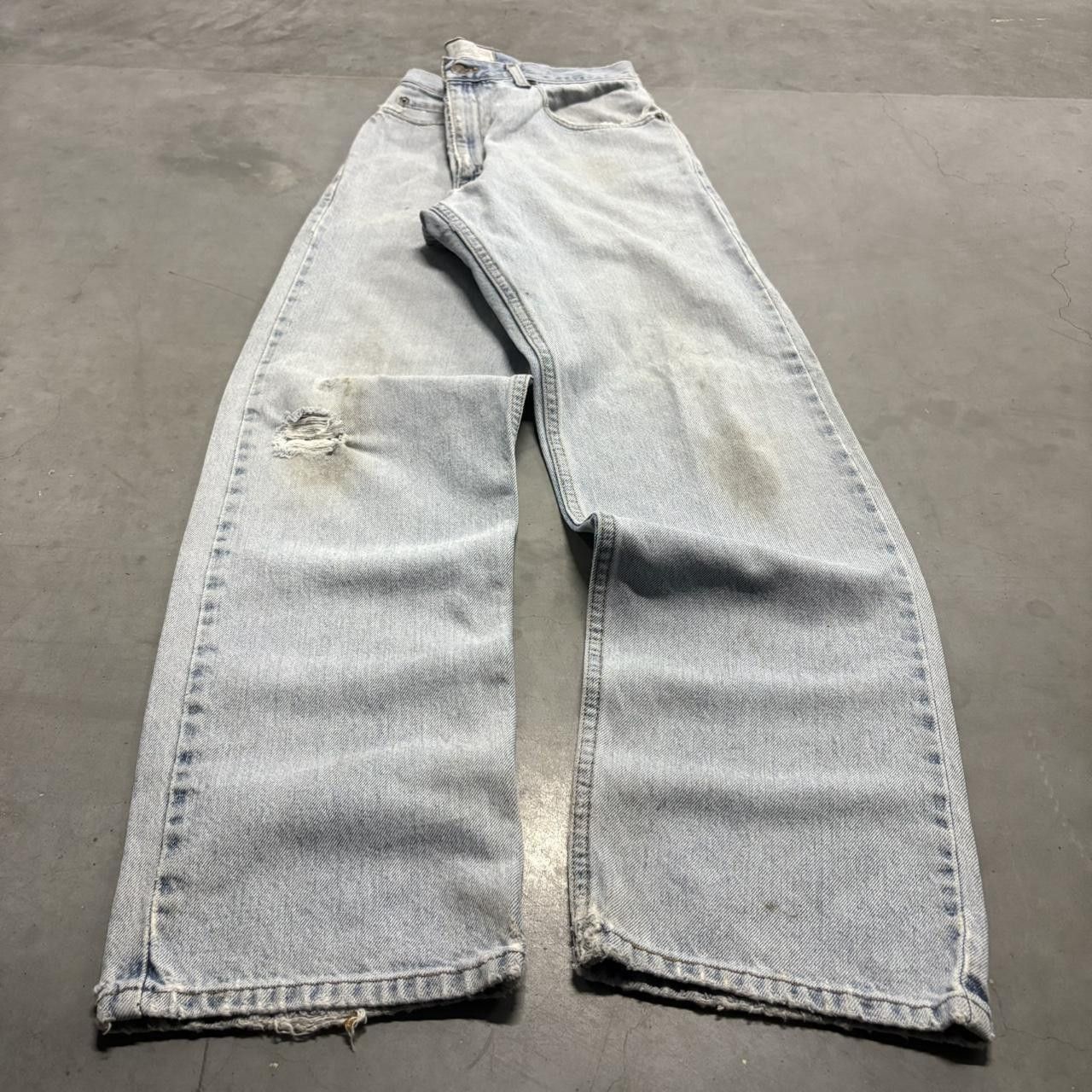Vintage Crazy Vintage Y2K/2000s Levis Straight Fit Light Blue Wash Distressed denim Jeans! Size US 33 - 1 Thumbnail