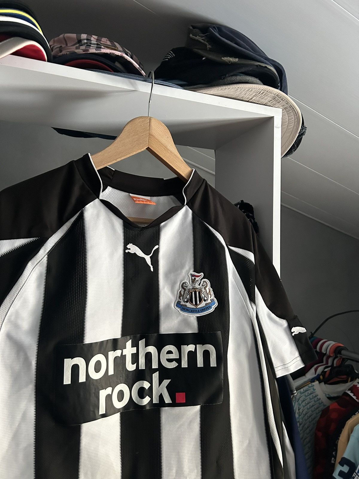 Puma × Vintage Newcastle United puma 2010/11 home soccer jersey Size US M / EU 48-50 / 2 - 2 Thumbnail
