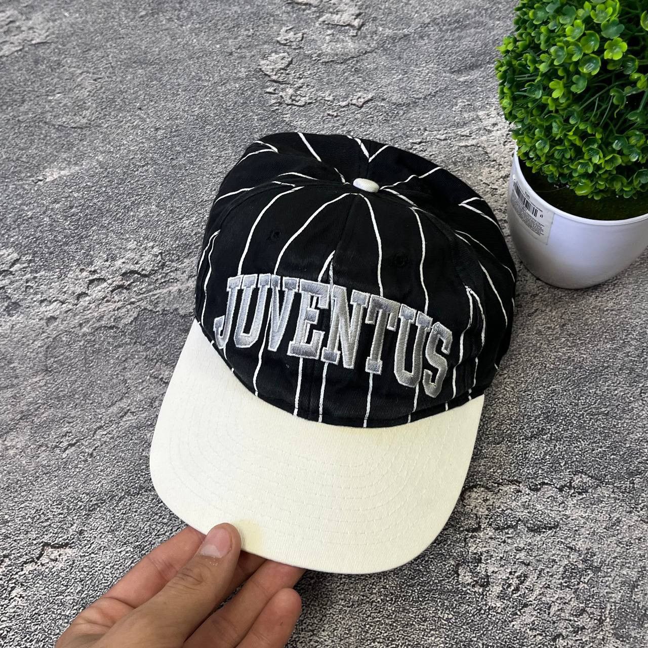 Vintage Vintage Rare Juventus Snapback Football Hat Italy Cap Hype Size ONE SIZE - 8 Thumbnail