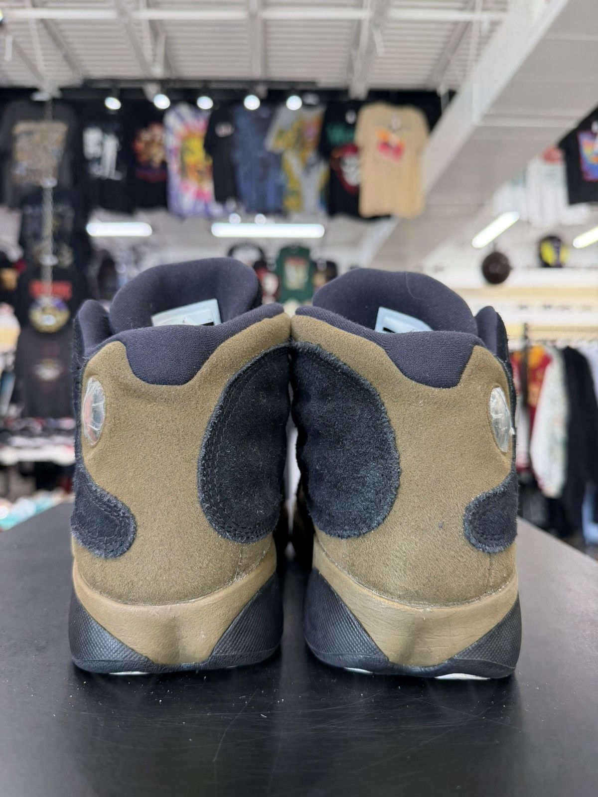 Jordan Brand Air Jordan 13 Olive Size 7Y (2018) Size US 7 / EU 40 - 5 Thumbnail